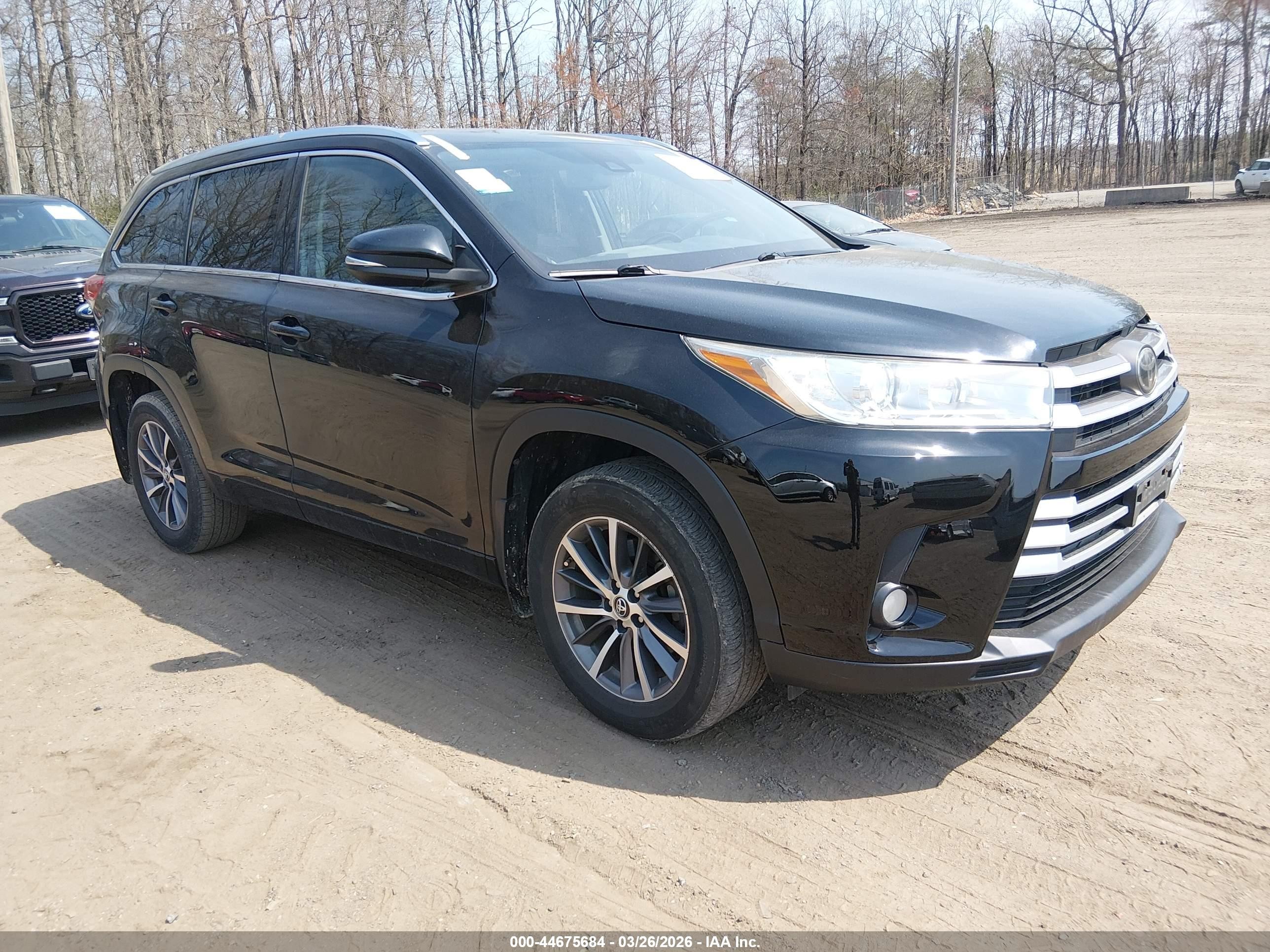 2018 Toyota Highlander Xle Черный vin: 5TDJZRFHXJS561087