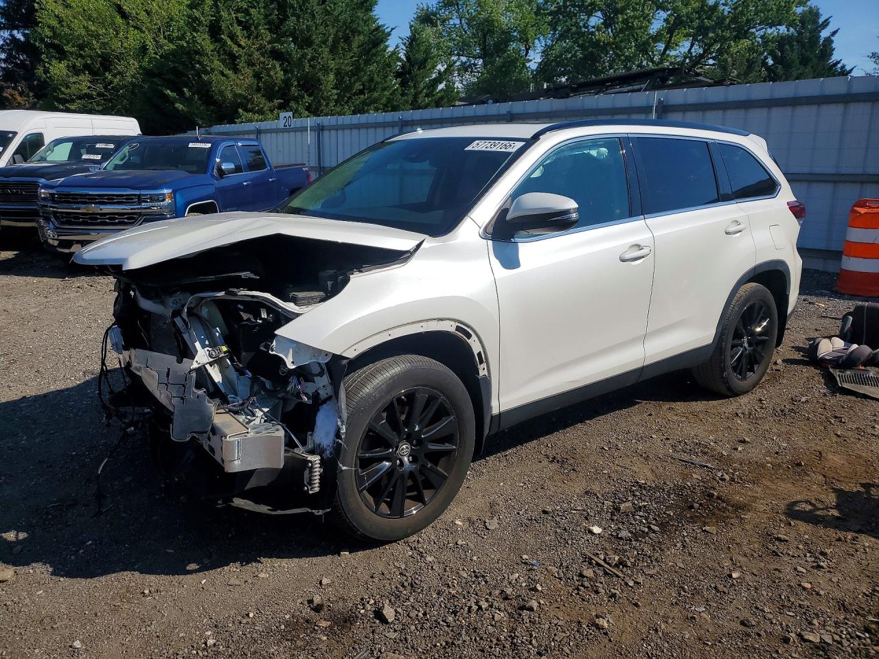 2019 Toyota Highlander Se White vin: 5TDJZRFHXKS602805