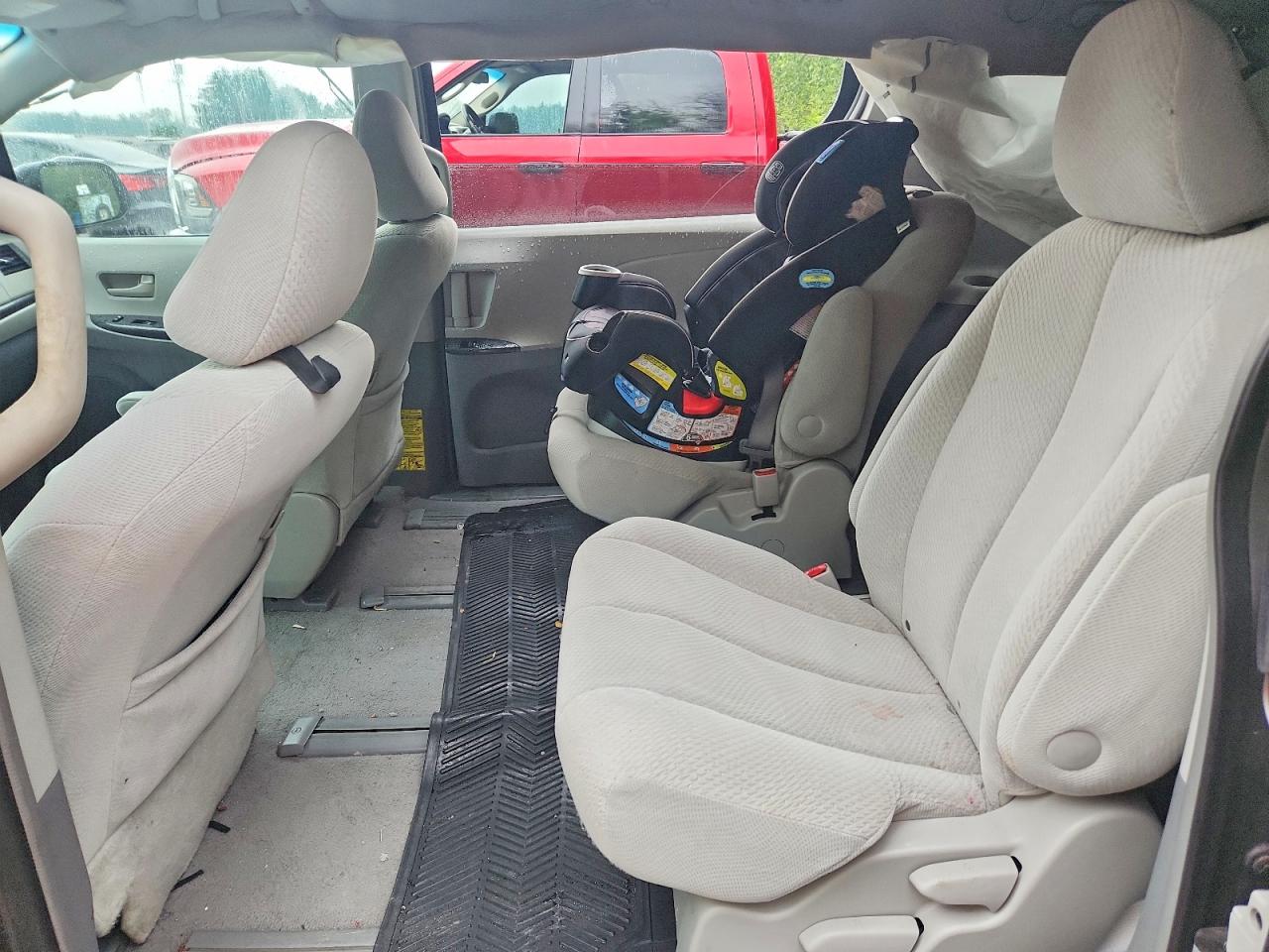 2011 Toyota Sienna Base Серый vin: 5TDKA3DC1BS002044