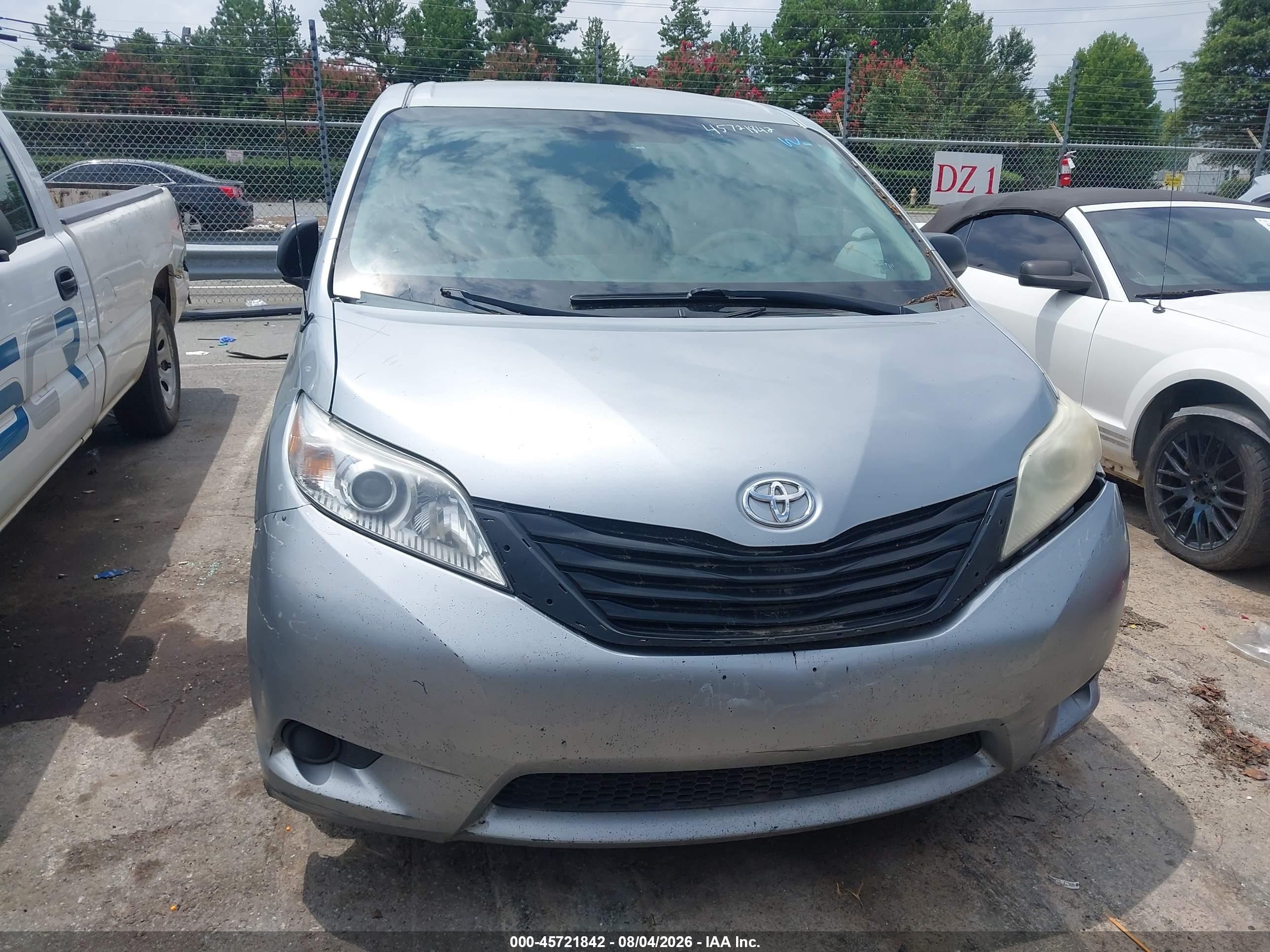 2011 Toyota Sienna   Gray vin: 5TDKA3DC1BS005154