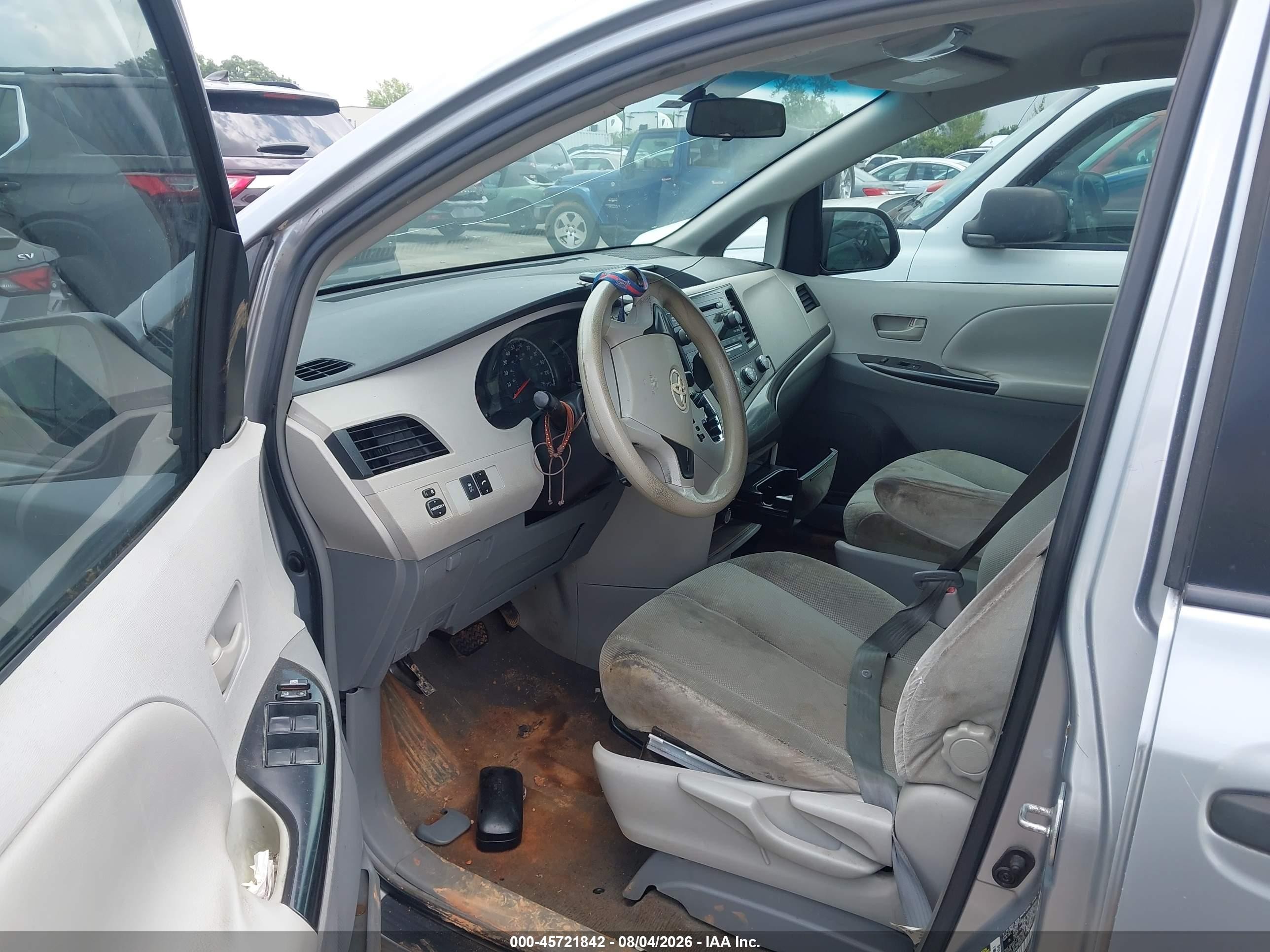 2011 Toyota Sienna   Gray vin: 5TDKA3DC1BS005154