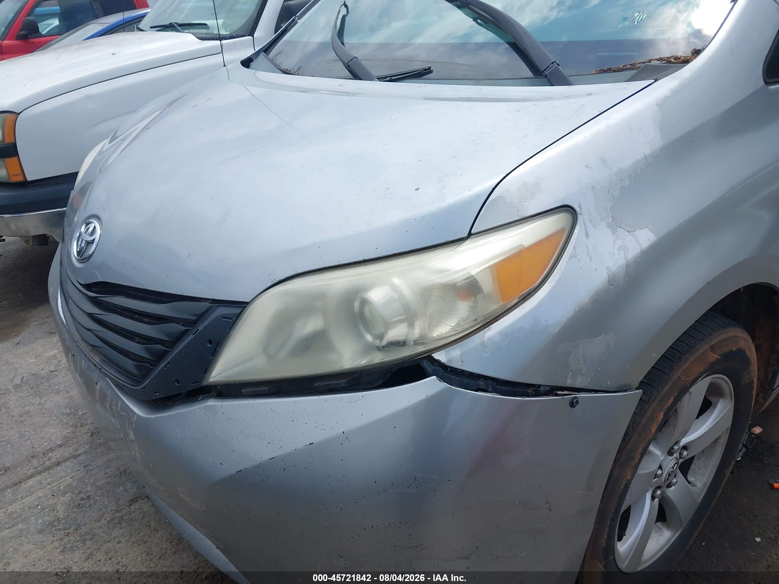 2011 Toyota Sienna   Gray vin: 5TDKA3DC1BS005154