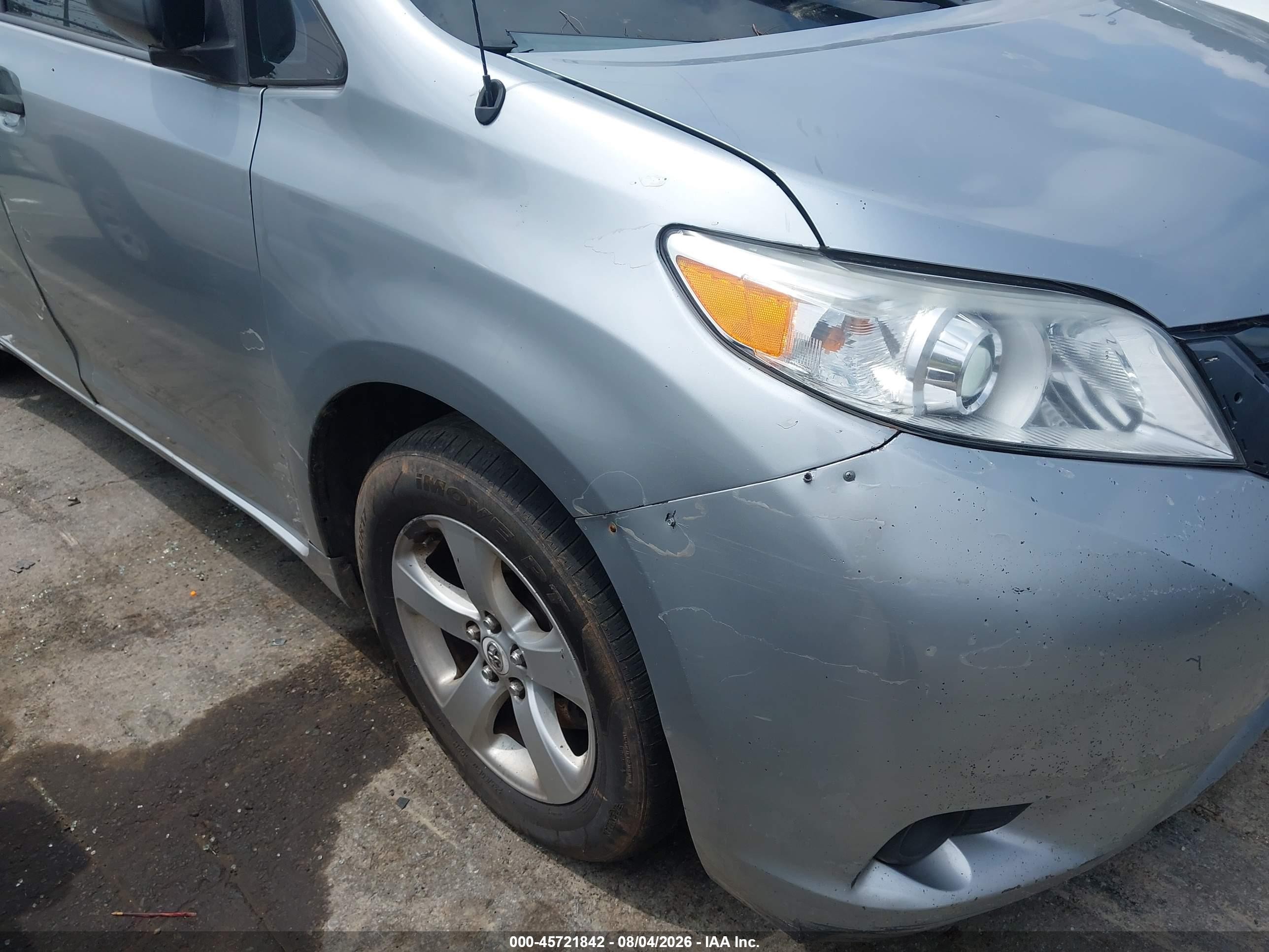 2011 Toyota Sienna   Gray vin: 5TDKA3DC1BS005154