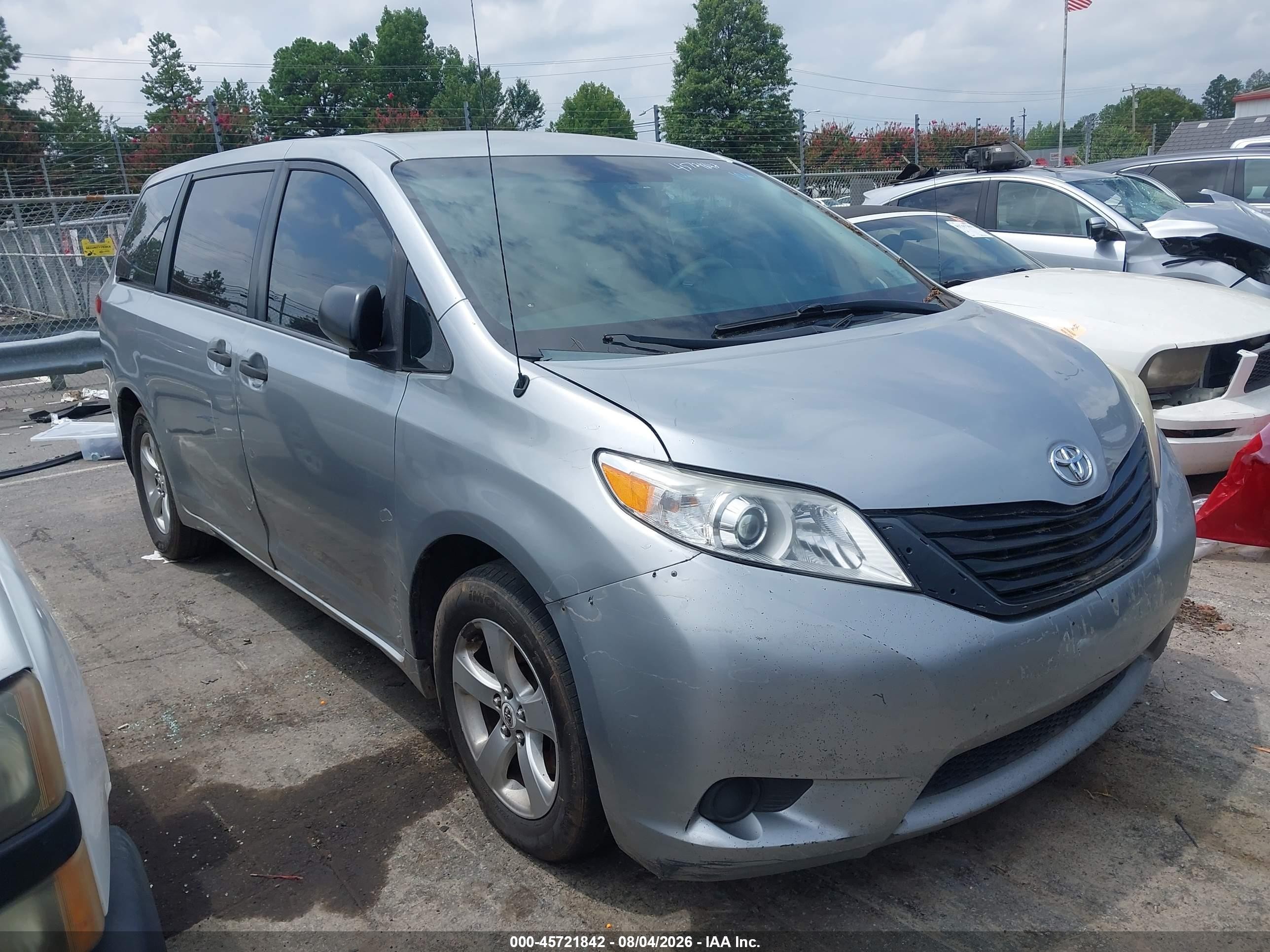2011 Toyota Sienna   Gray vin: 5TDKA3DC1BS005154