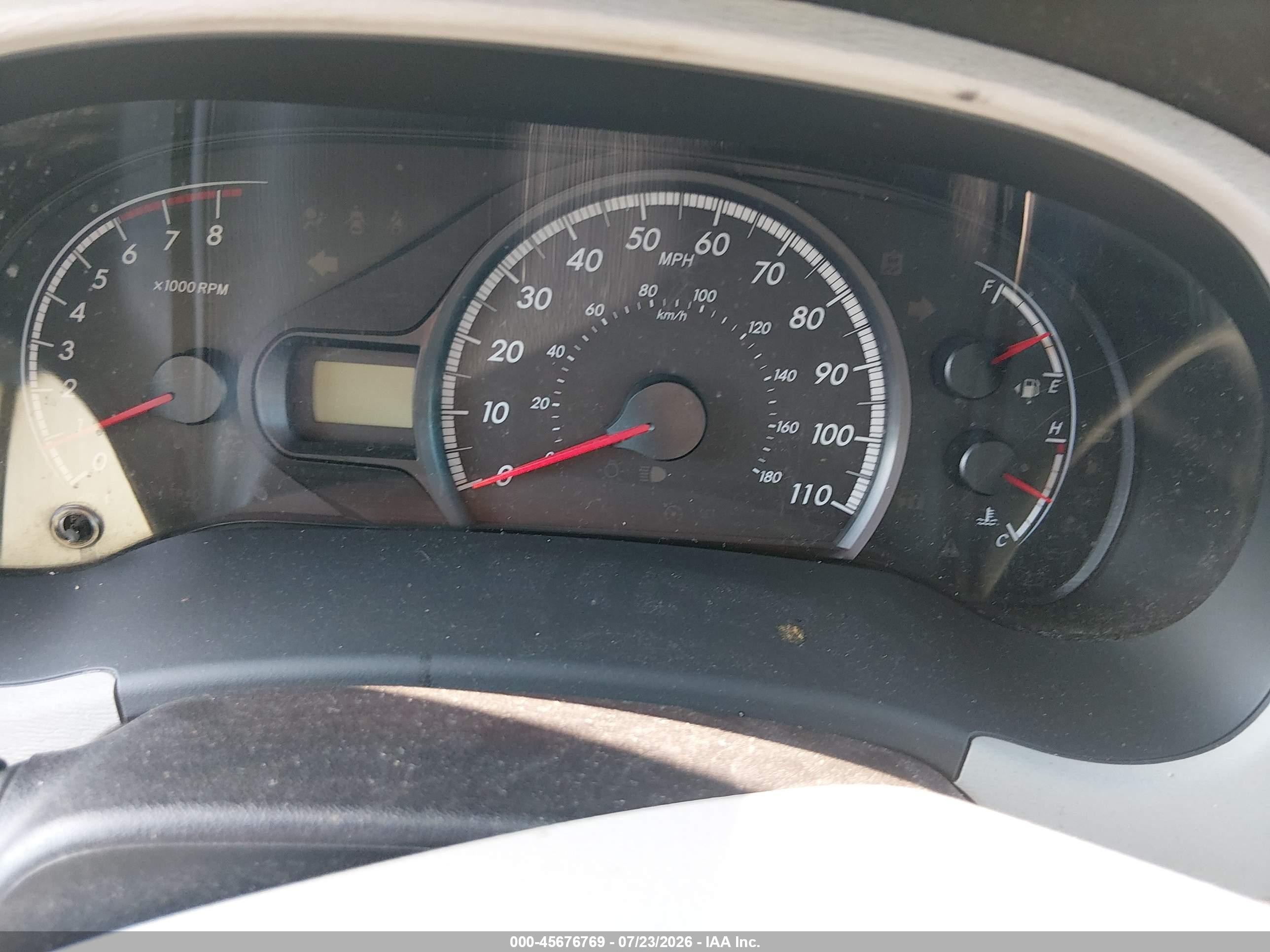 2011 Toyota Sienna   White vin: 5TDKA3DC1BS007793