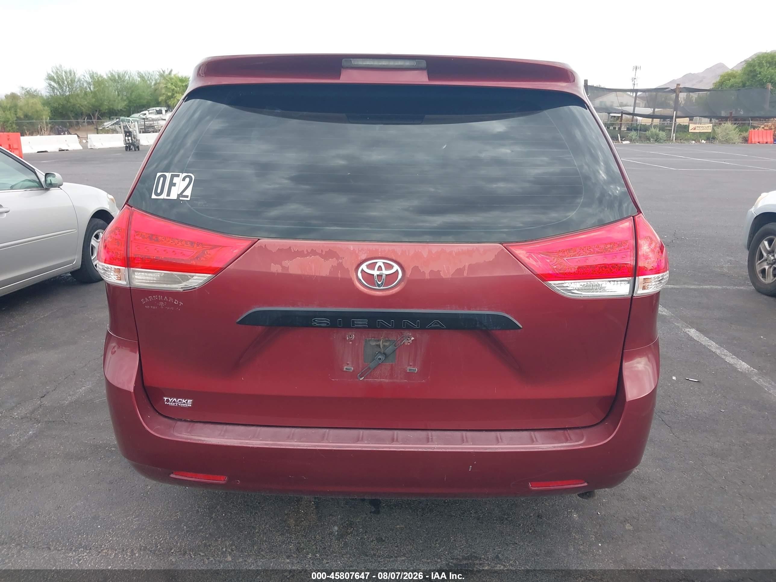 2012 Toyota Sienna Base 7 Passenger Red vin: 5TDKA3DC1CS009917