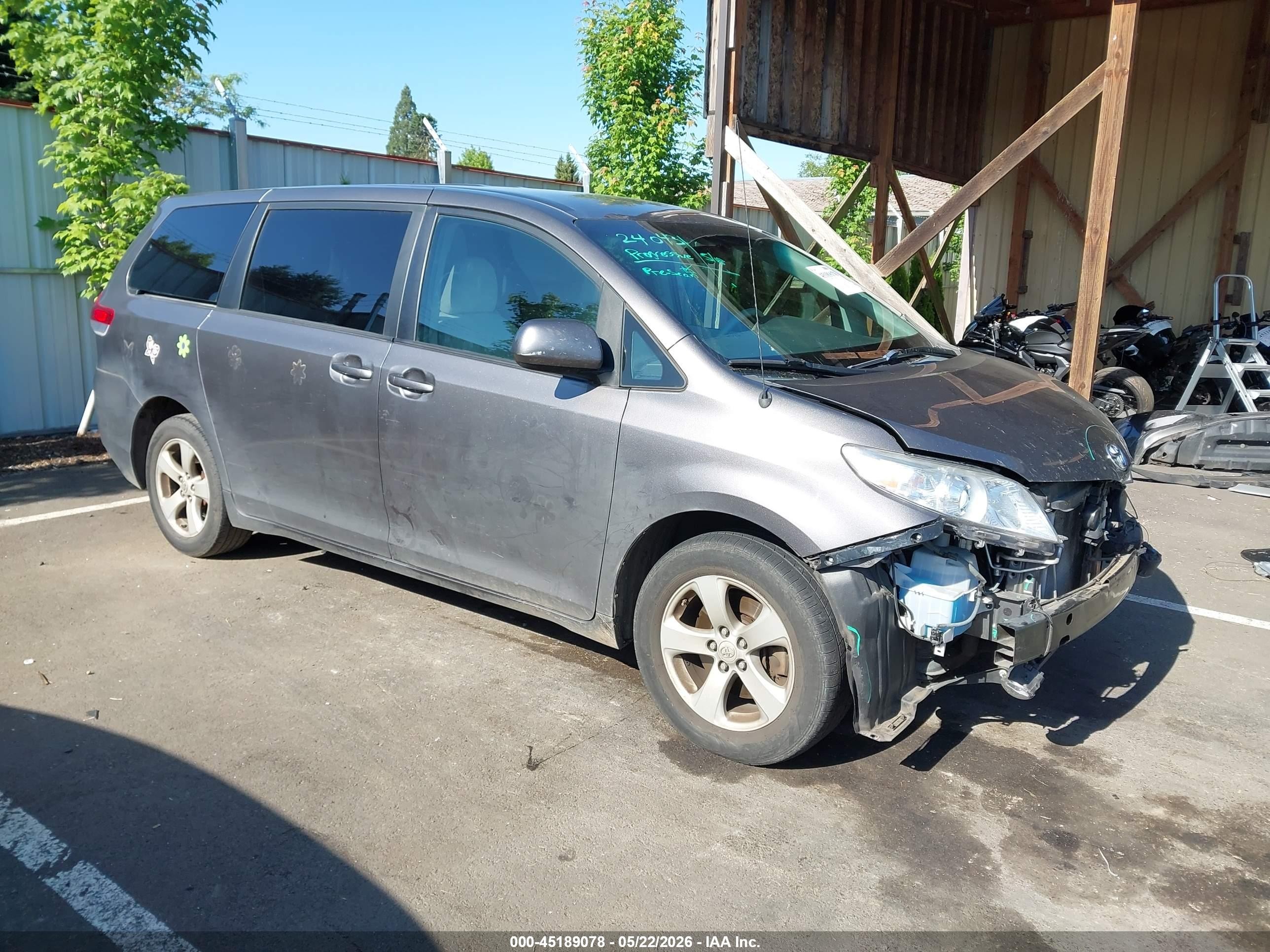 2012 Toyota Sienna Le 8 Passenger Gray vin: 5TDKA3DC1CS010758