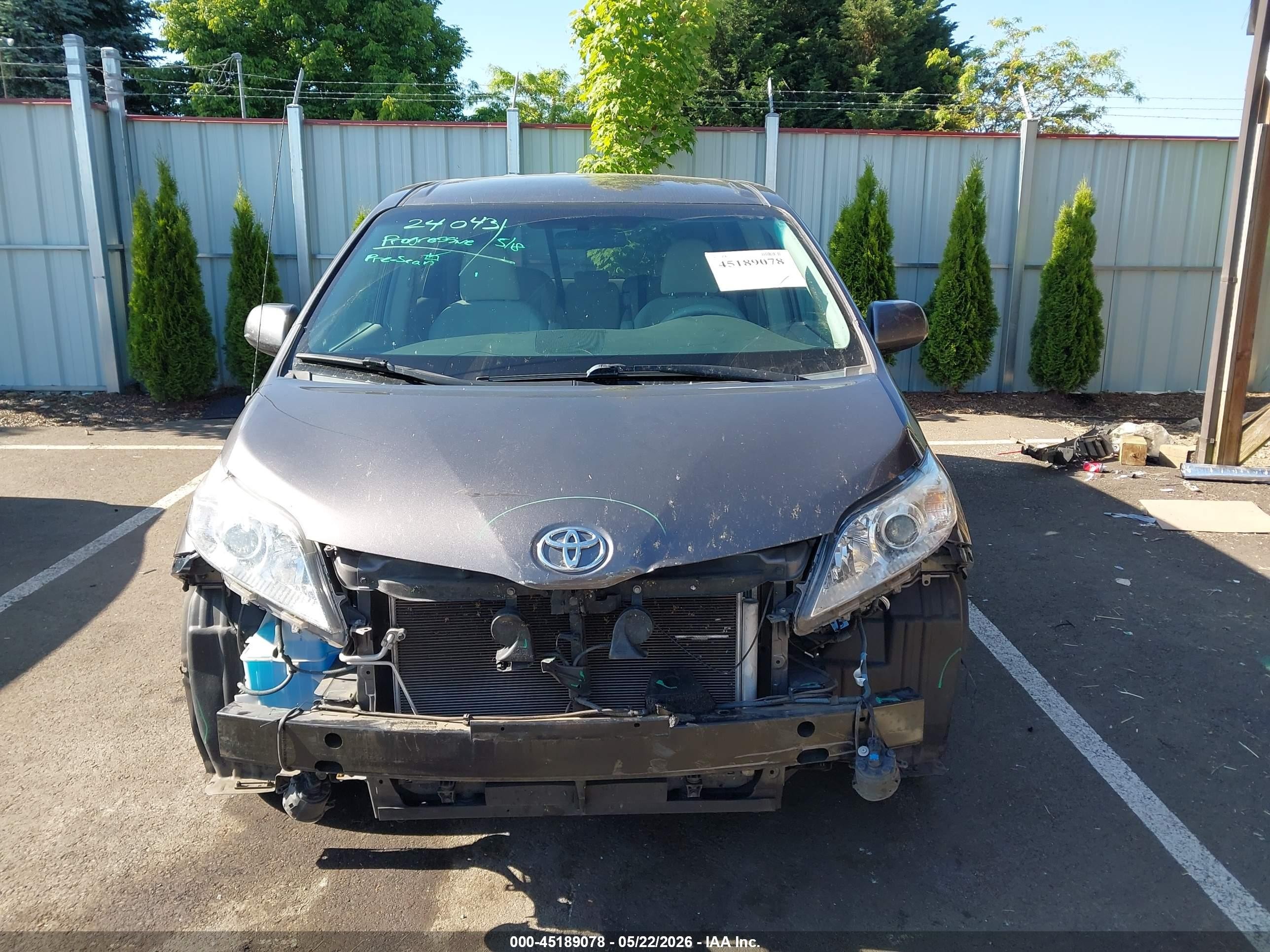 2012 Toyota Sienna Le 8 Passenger Серый vin: 5TDKA3DC1CS010758