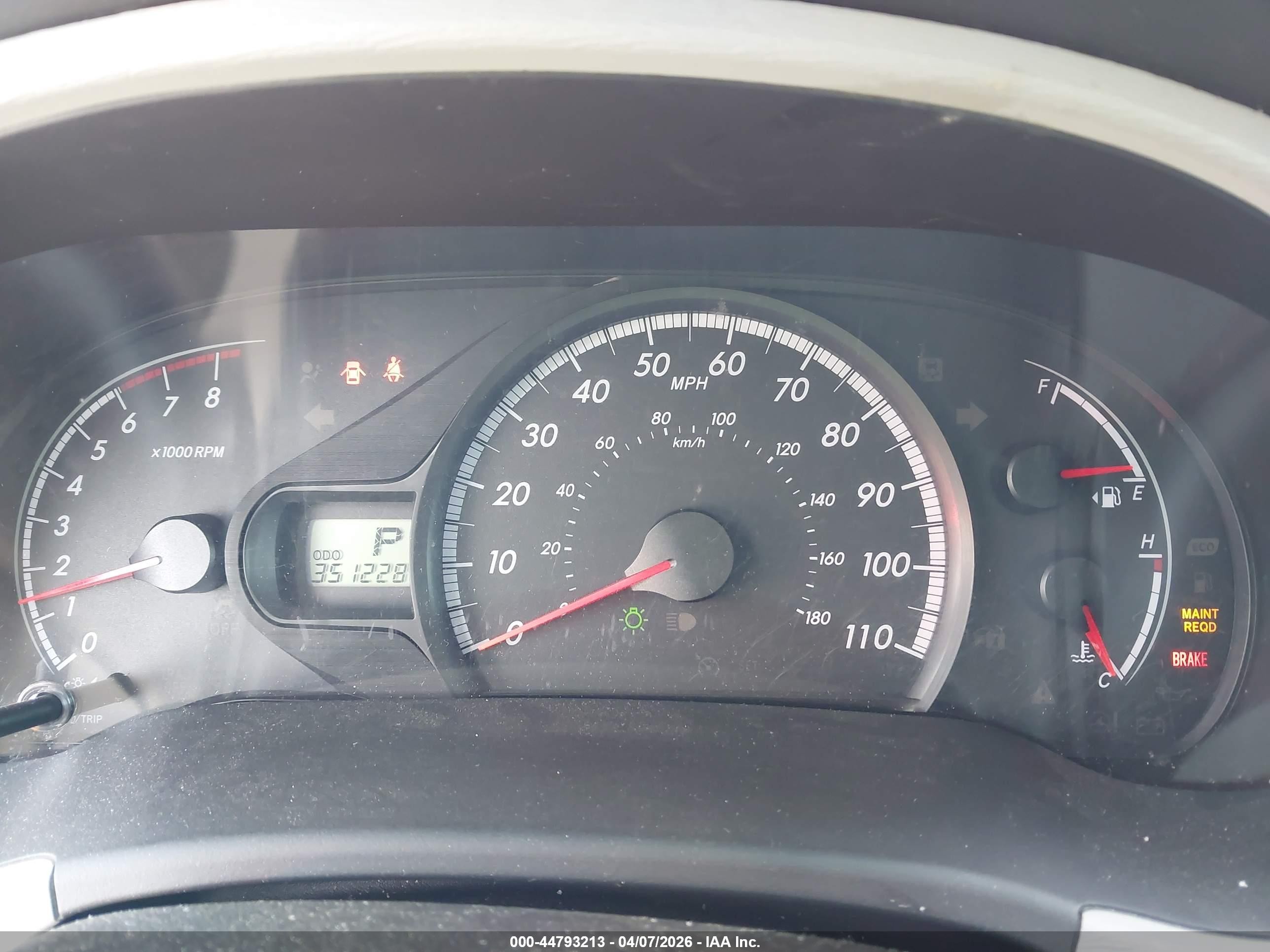 2012 Toyota Sienna Le 8 Passenger White vin: 5TDKA3DC1CS014535