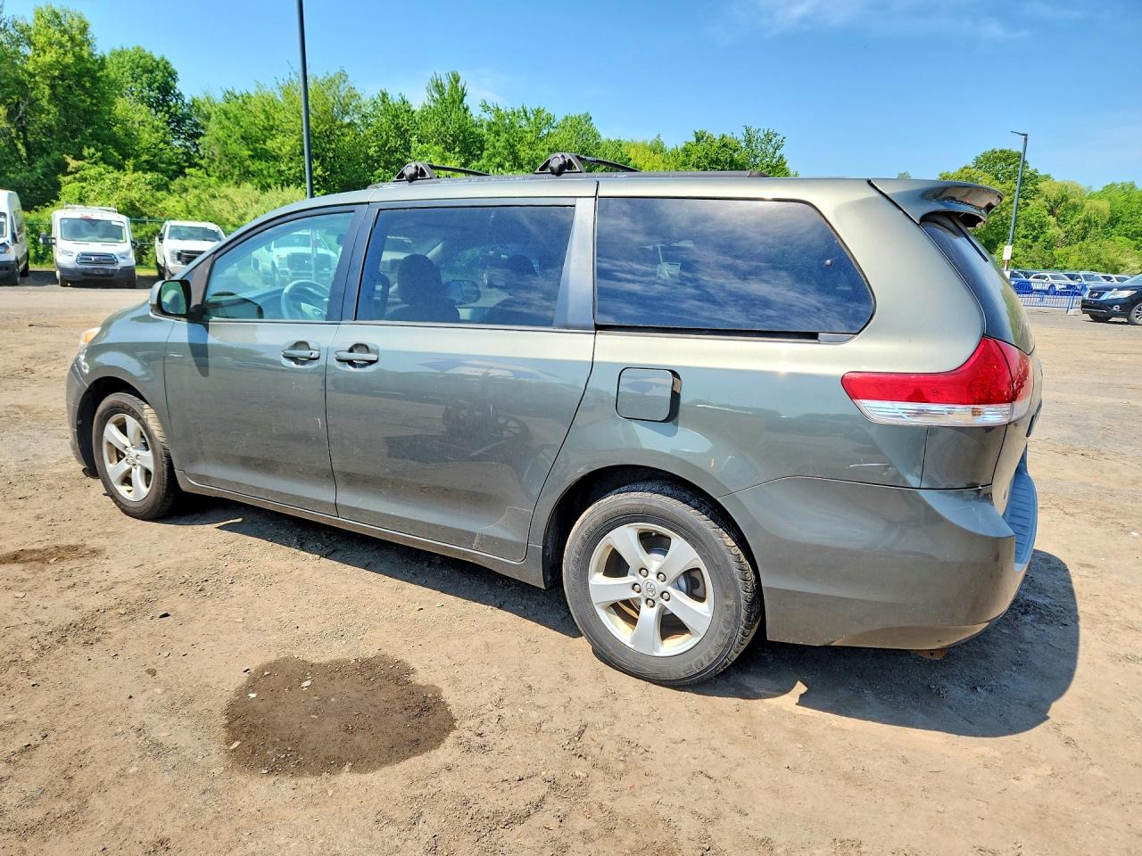 2012 Toyota Sienna Le 8-passenger Gray vin: 5TDKA3DC1CS015491