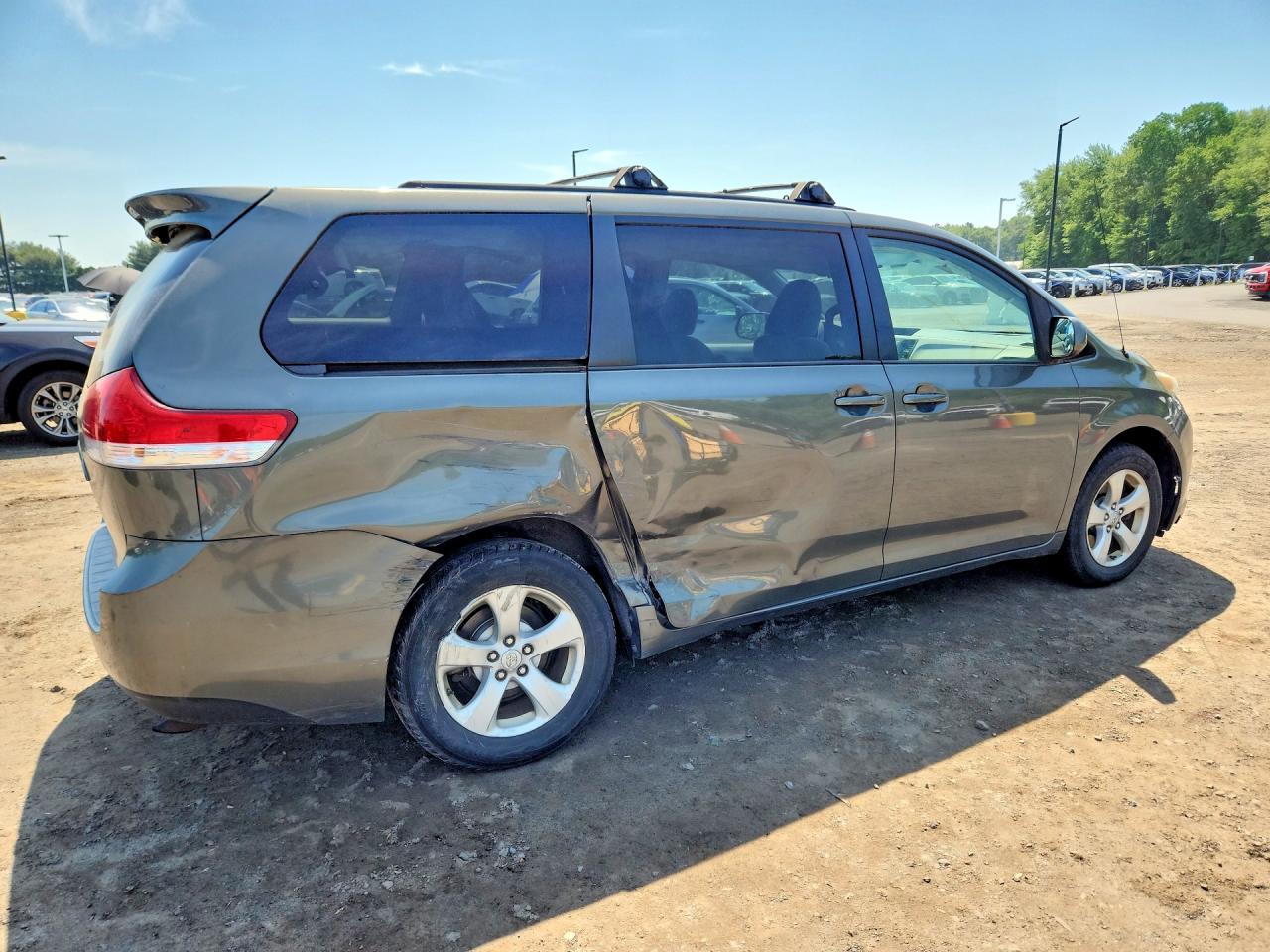 2012 Toyota Sienna Le 8-passenger Gray vin: 5TDKA3DC1CS015491