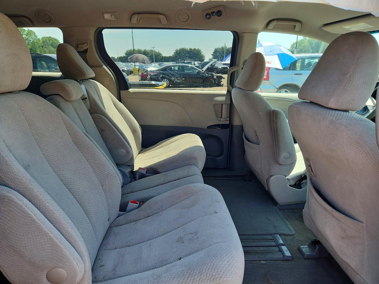 2012 Toyota Sienna Le 8-passenger Gray vin: 5TDKA3DC1CS015491