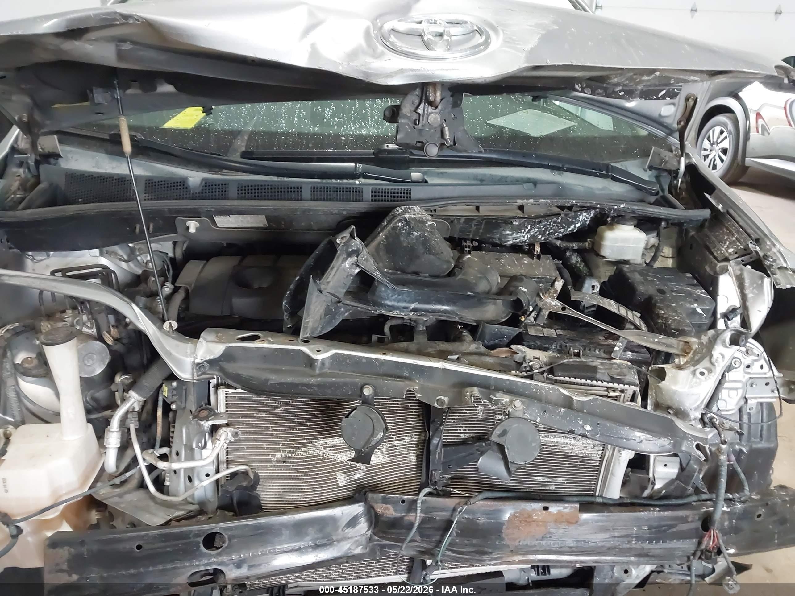 2011 Toyota Sienna Le Gray vin: 5TDKA3DC2BS006149