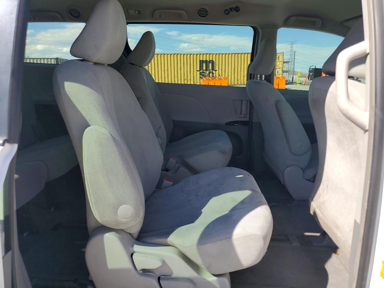 2012 Toyota Sienna Base 7-passenger White vin: 5TDKA3DC3CS010325