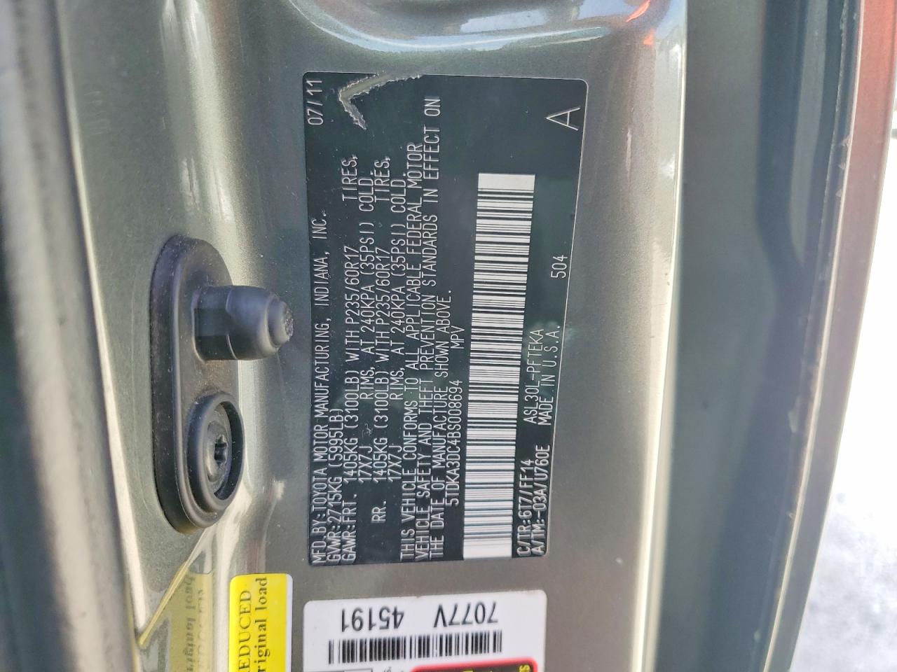 2011 Toyota Sienna Base 7-passenger Green vin: 5TDKA3DC4BS008694