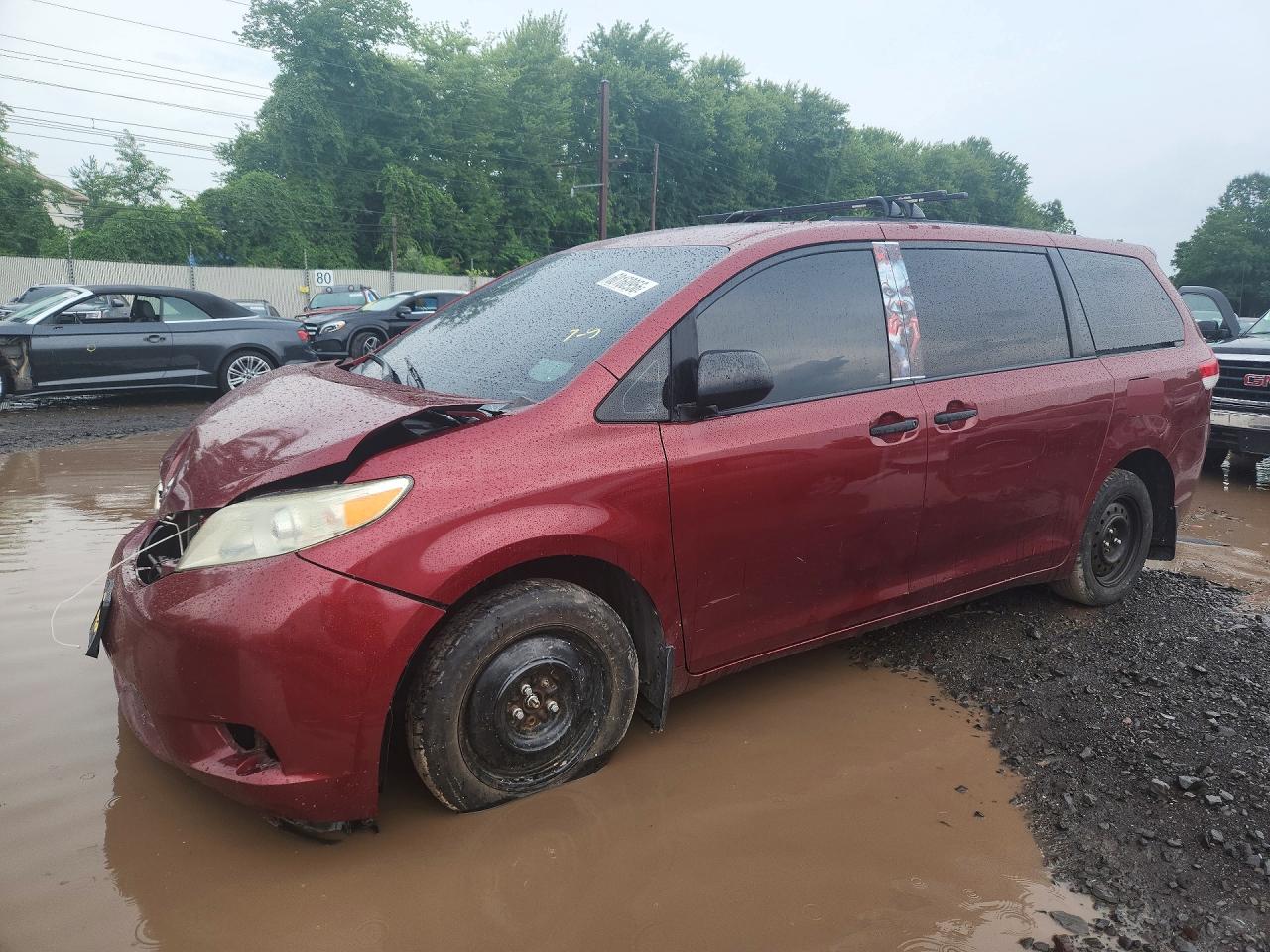 2012 Toyota Sienna Base 7-passenger Red vin: 5TDKA3DC4CS016358