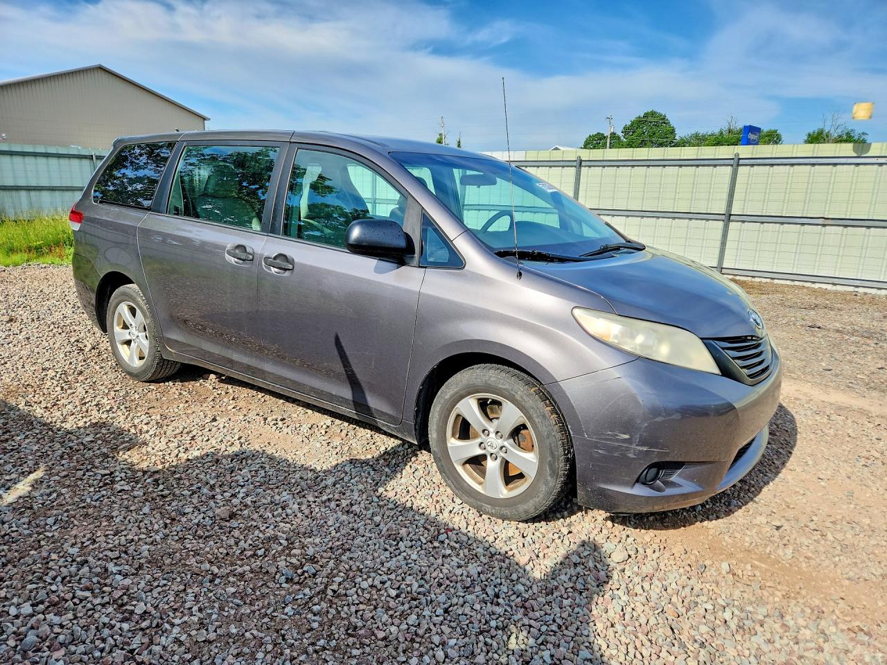 2011 Toyota Sienna Base 7-passenger Gray vin: 5TDKA3DC5BS006467