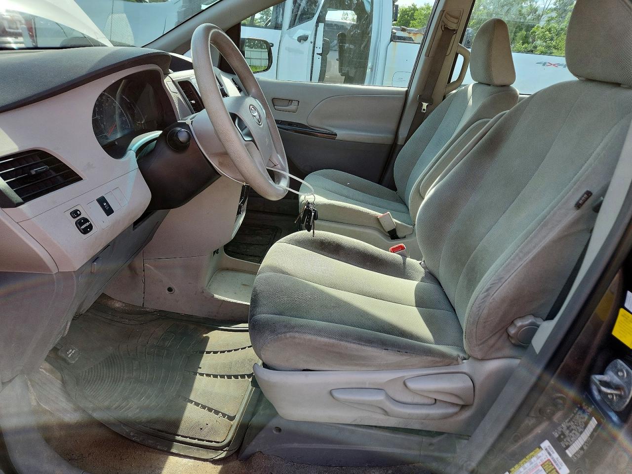 2011 Toyota Sienna Base 7-passenger Gray vin: 5TDKA3DC5BS006467