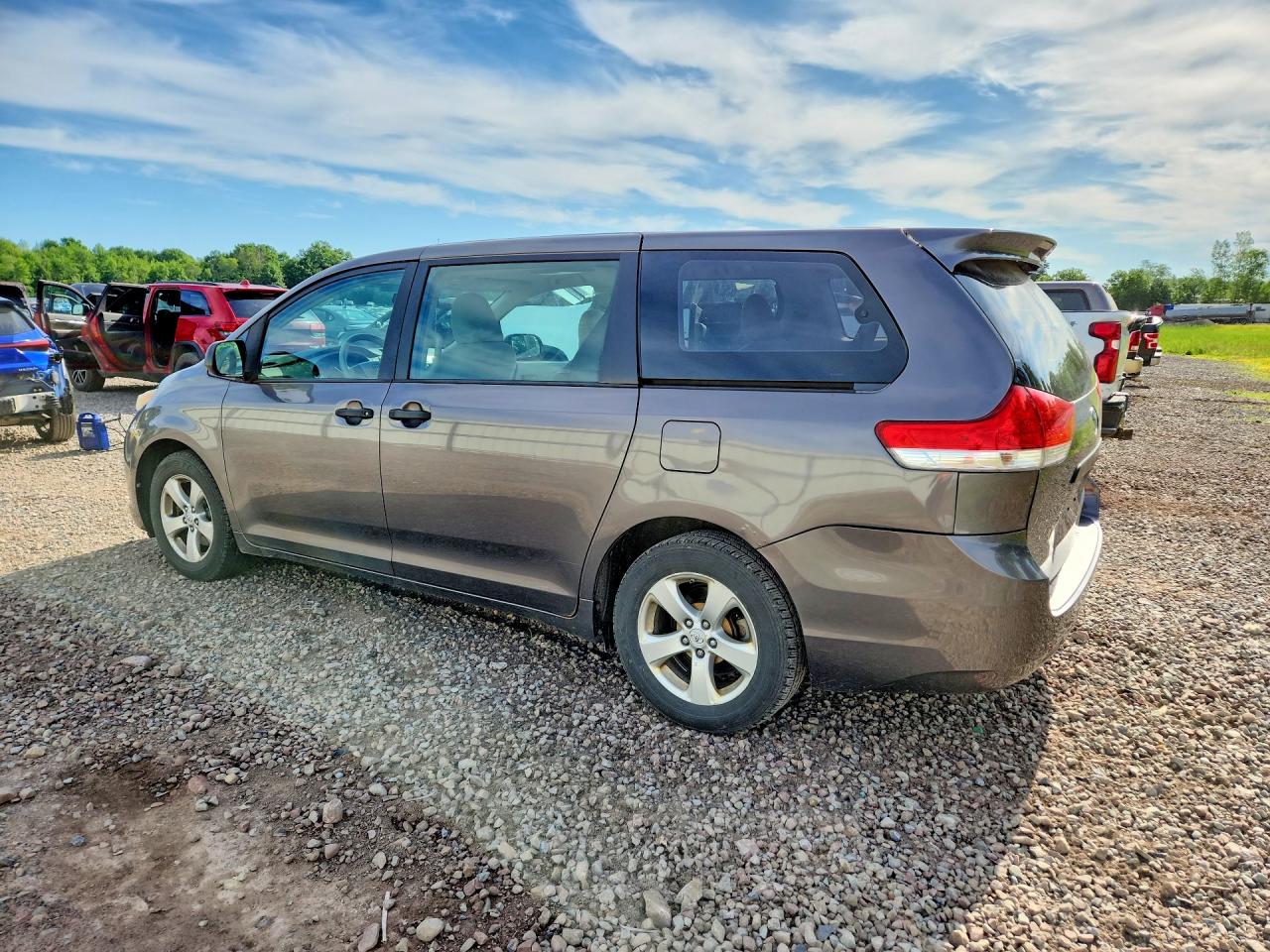 2011 Toyota Sienna Base 7-passenger Gray vin: 5TDKA3DC5BS006467