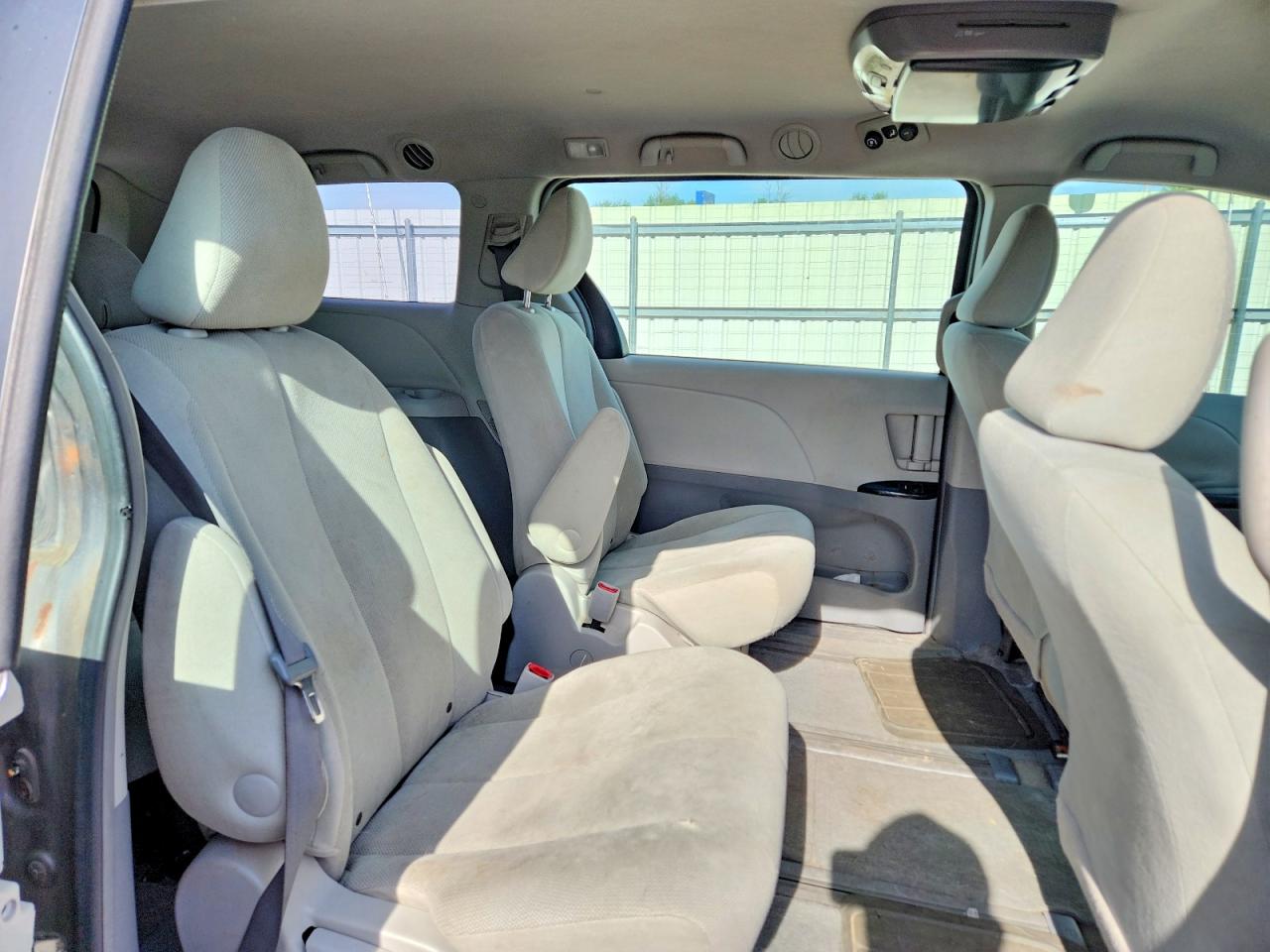 2011 Toyota Sienna Base 7-passenger Gray vin: 5TDKA3DC5BS006467