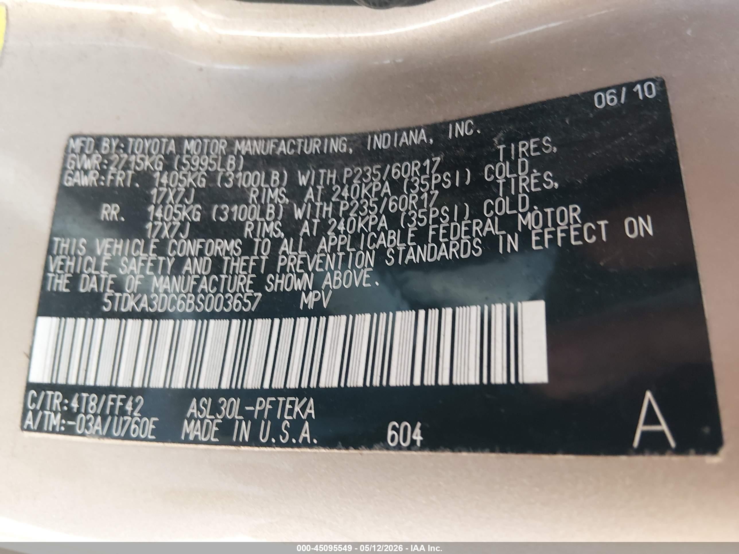 2011 Toyota Sienna   Золотой vin: 5TDKA3DC6BS003657