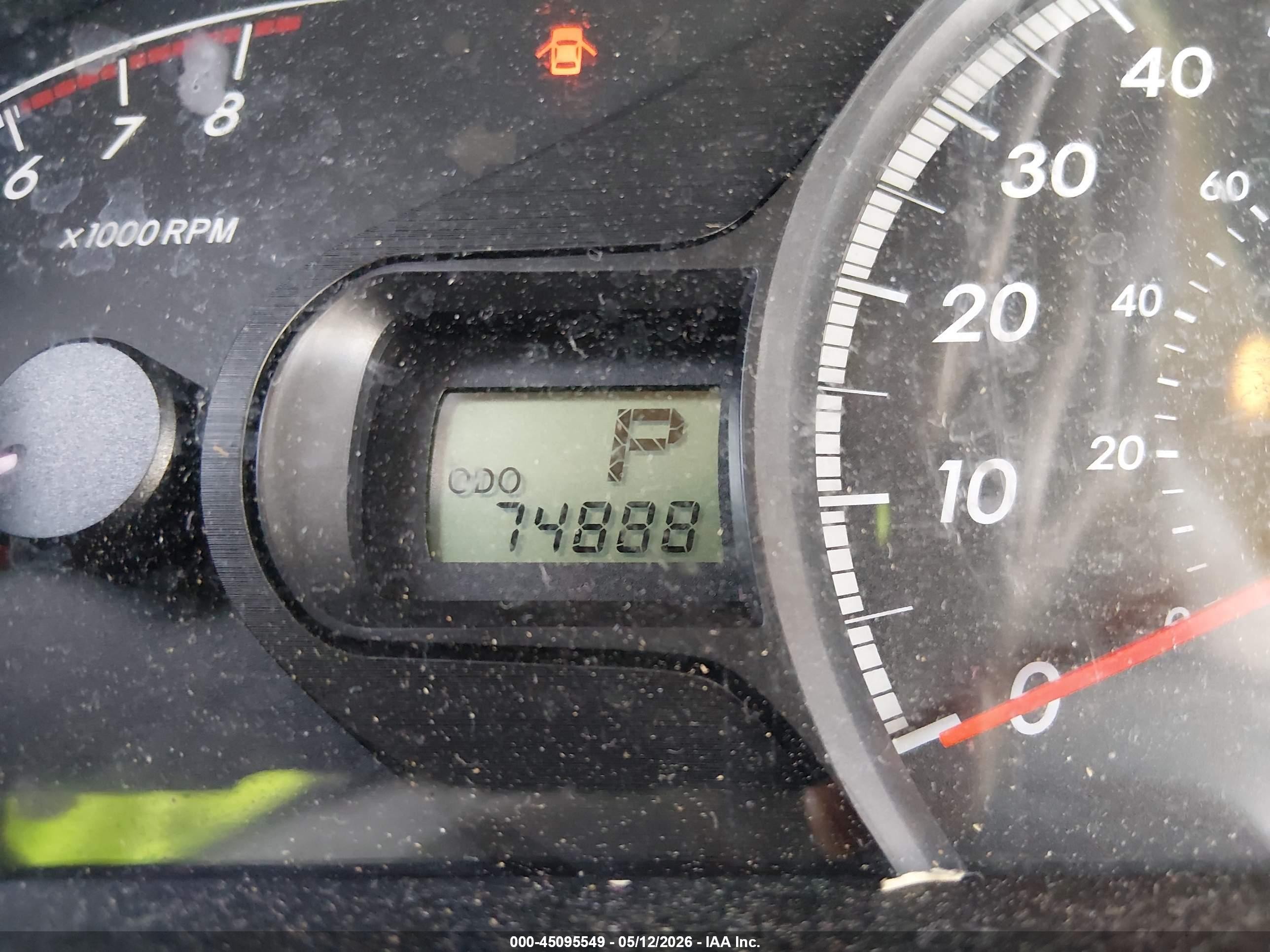 2011 Toyota Sienna   Золотой vin: 5TDKA3DC6BS003657