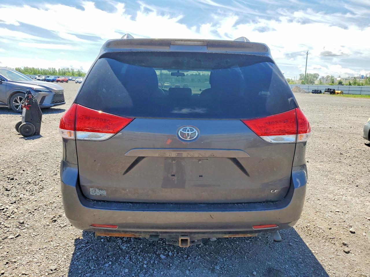 2012 Toyota Sienna Base 7-passenger Серый vin: 5TDKA3DC6CS012652