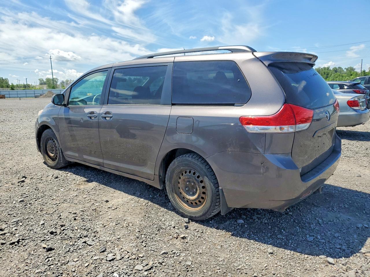 2012 Toyota Sienna Base 7-passenger Серый vin: 5TDKA3DC6CS012652