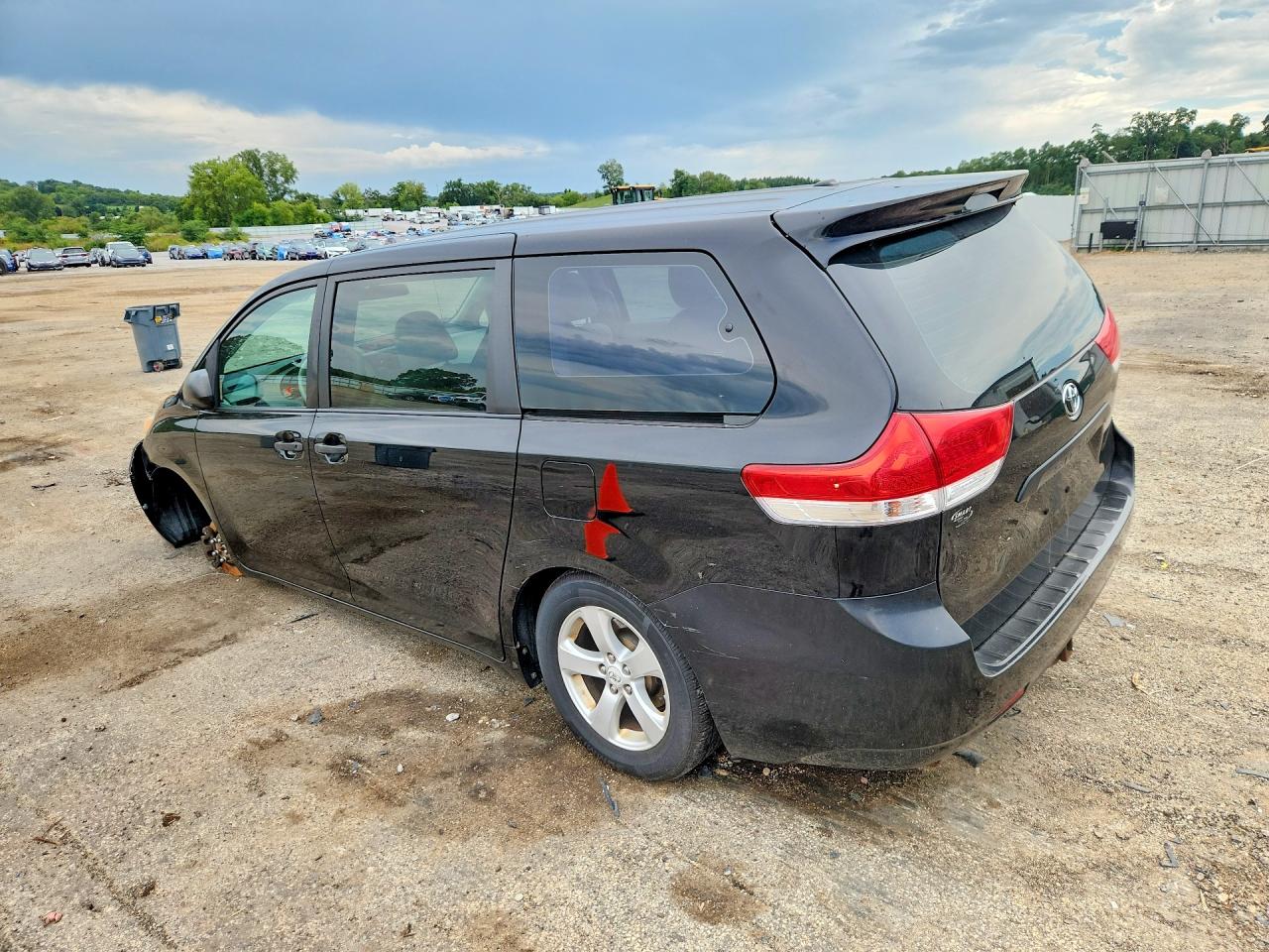 2011 Toyota Sienna Base 7-passenger Black vin: 5TDKA3DC7BS003389