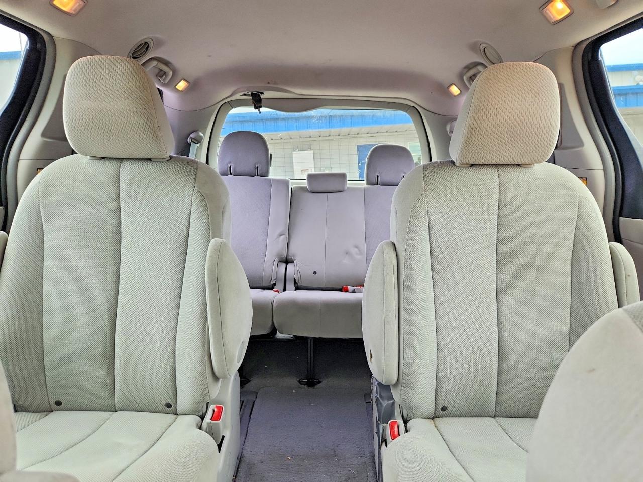 2011 Toyota Sienna Base 7-passenger Black vin: 5TDKA3DC7BS003389