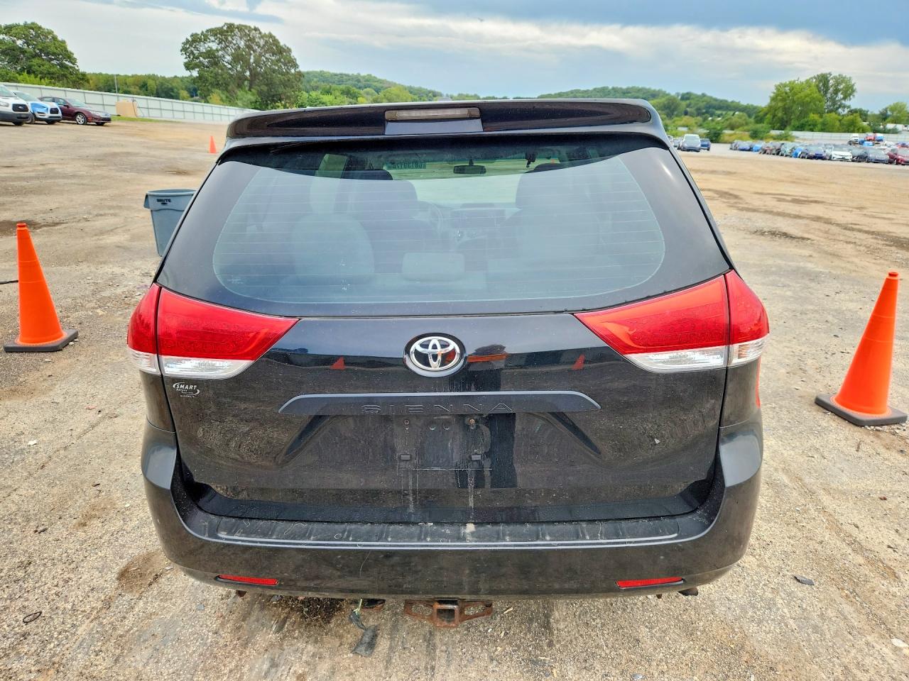 2011 Toyota Sienna Base 7-passenger Black vin: 5TDKA3DC7BS003389