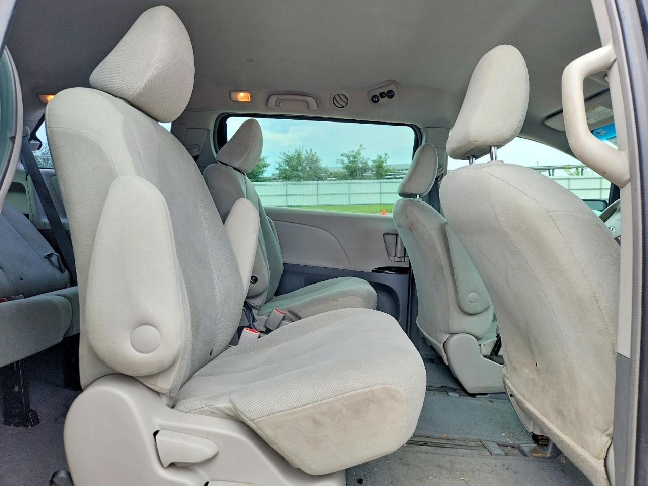 2011 Toyota Sienna Base 7-passenger Black vin: 5TDKA3DC7BS003389