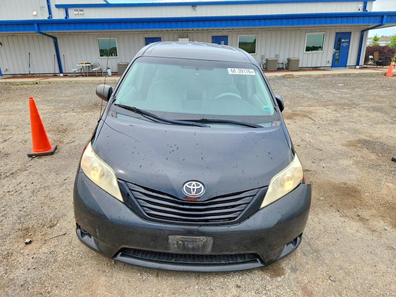 2011 Toyota Sienna Base 7-passenger Black vin: 5TDKA3DC7BS003389
