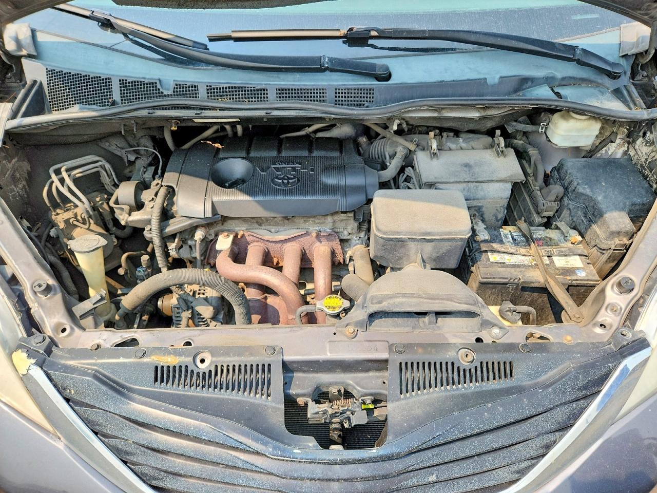 2011 Toyota Sienna Base 7-passenger Gray vin: 5TDKA3DC7BS004493