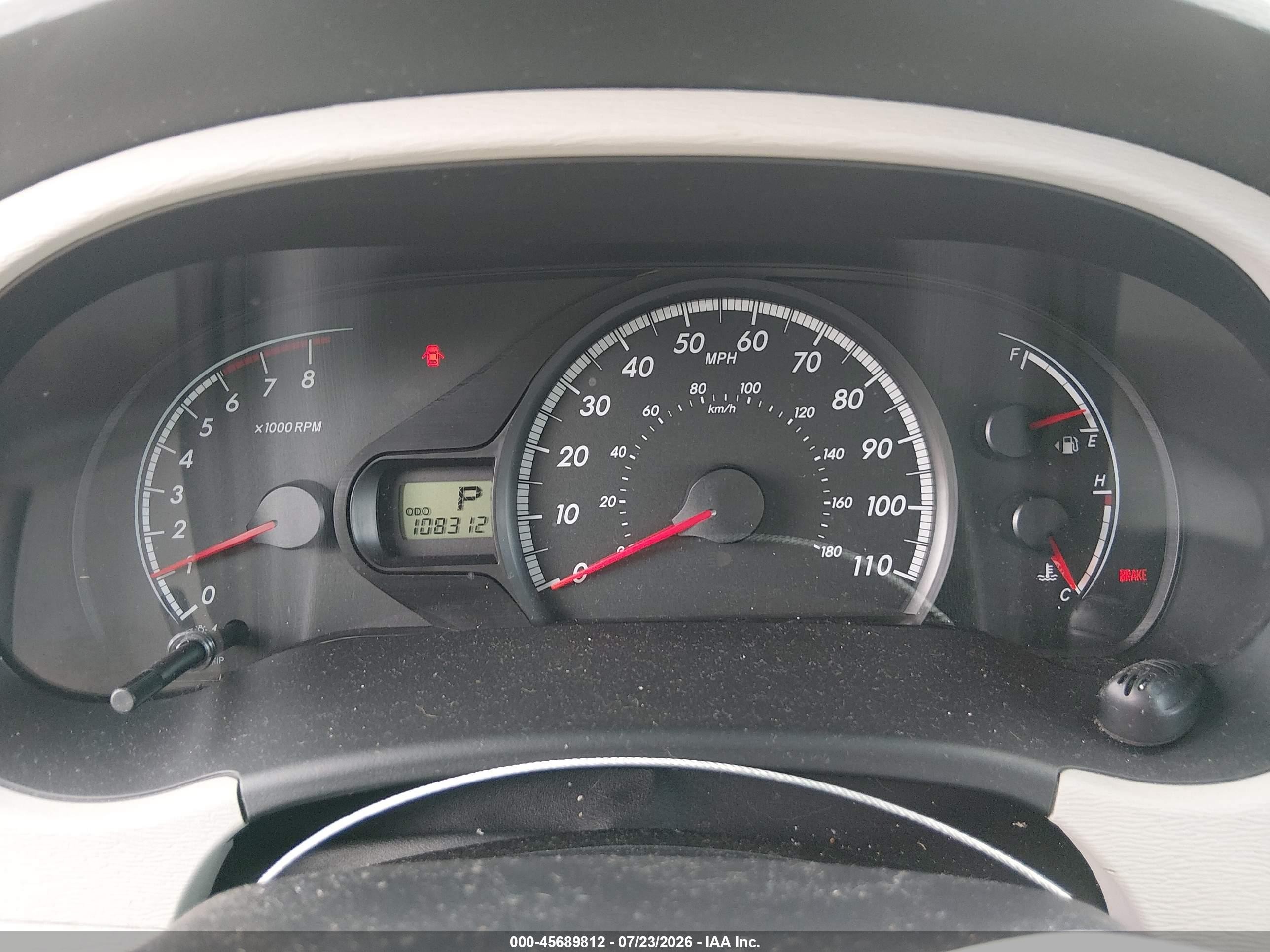 2011 Toyota Sienna   Red vin: 5TDKA3DC7BS004753