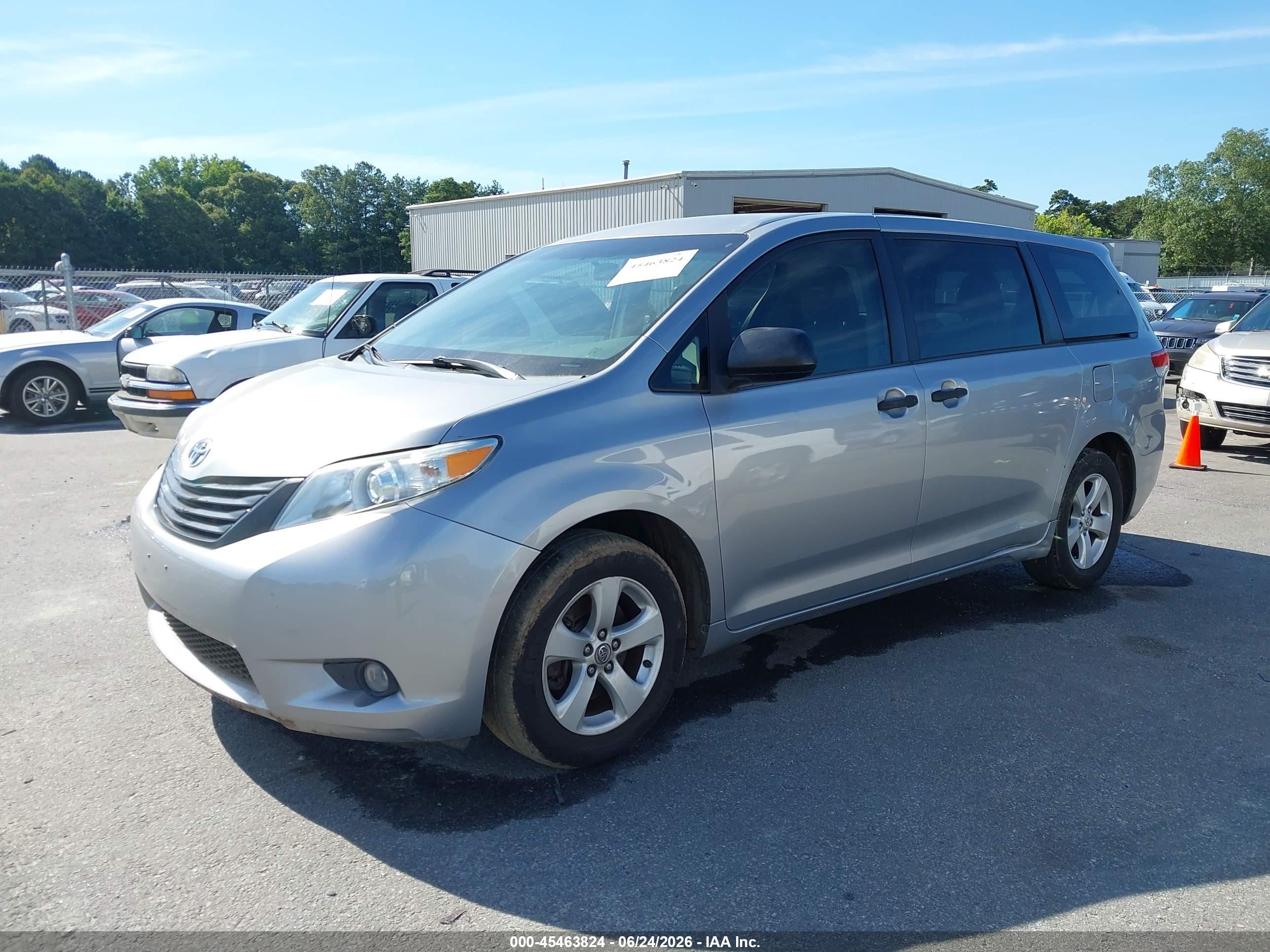 2012 Toyota Sienna Base 7 Passenger Silver vin: 5TDKA3DC7CS013728