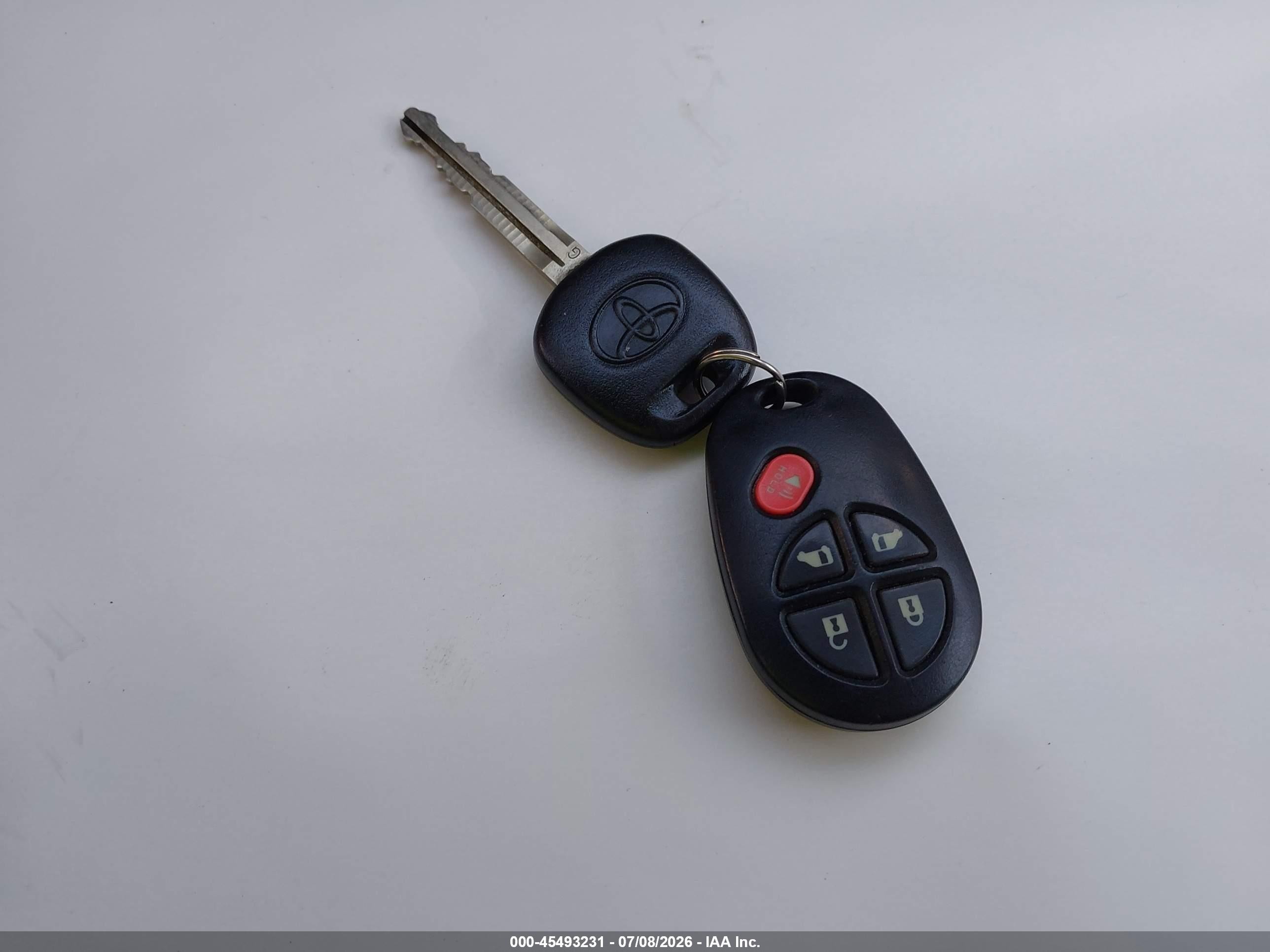 2011 Toyota Sienna Le Silver vin: 5TDKA3DC8BS003675