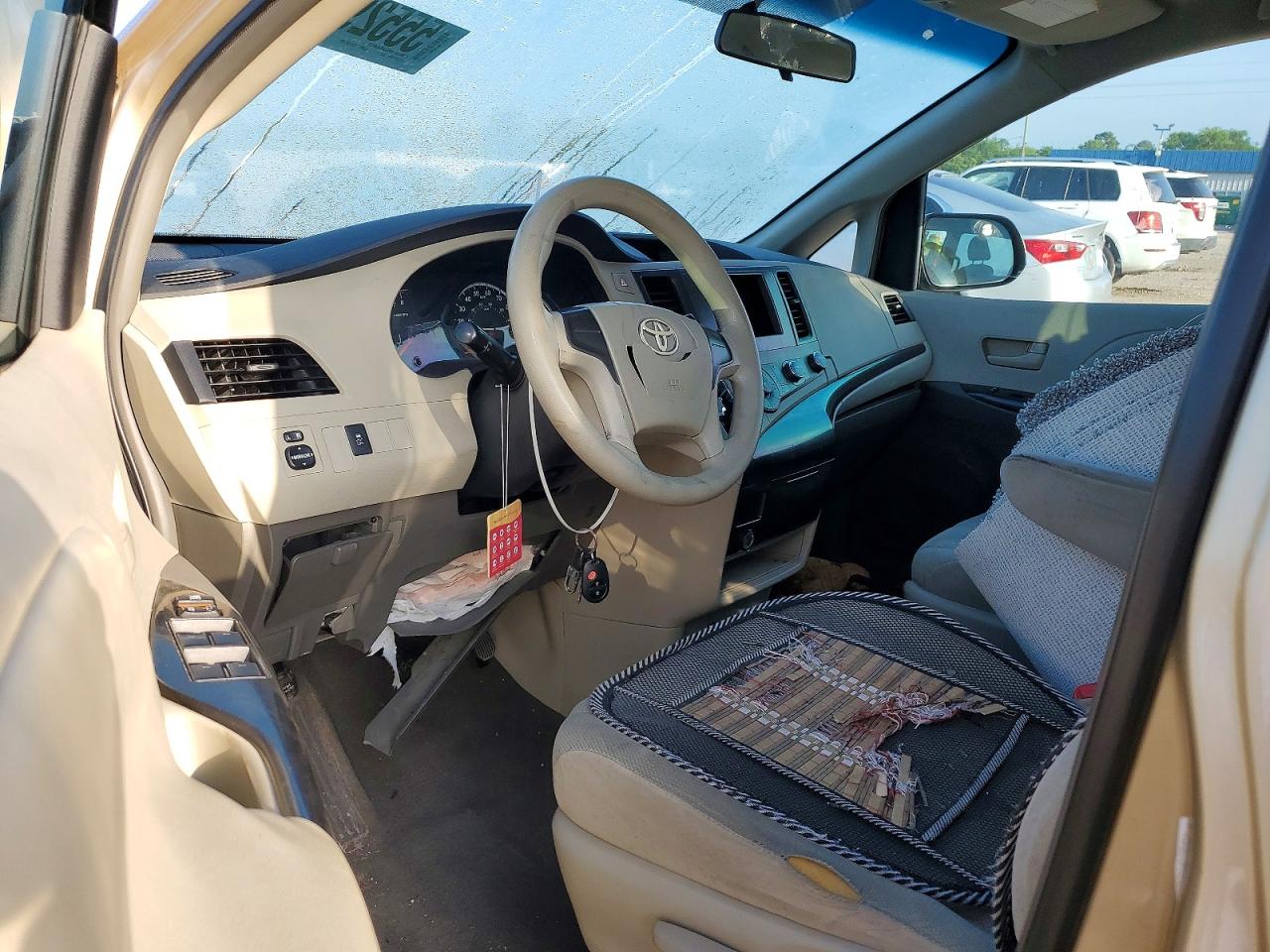 2011 Toyota *unknown* Золотой vin: 5TDKA3DC9BS004897