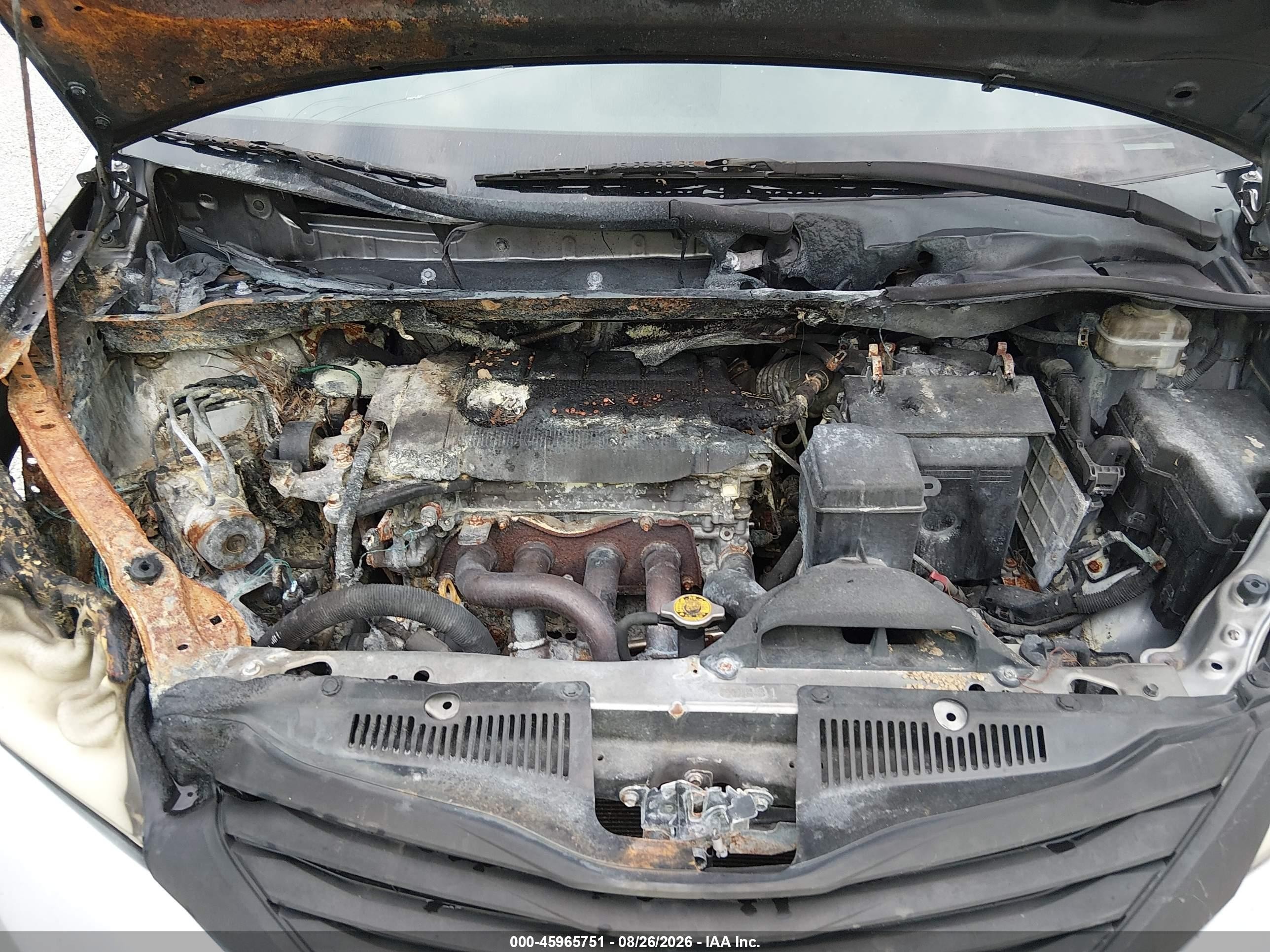 2011 Toyota Sienna   Silver vin: 5TDKA3DC9BS006715