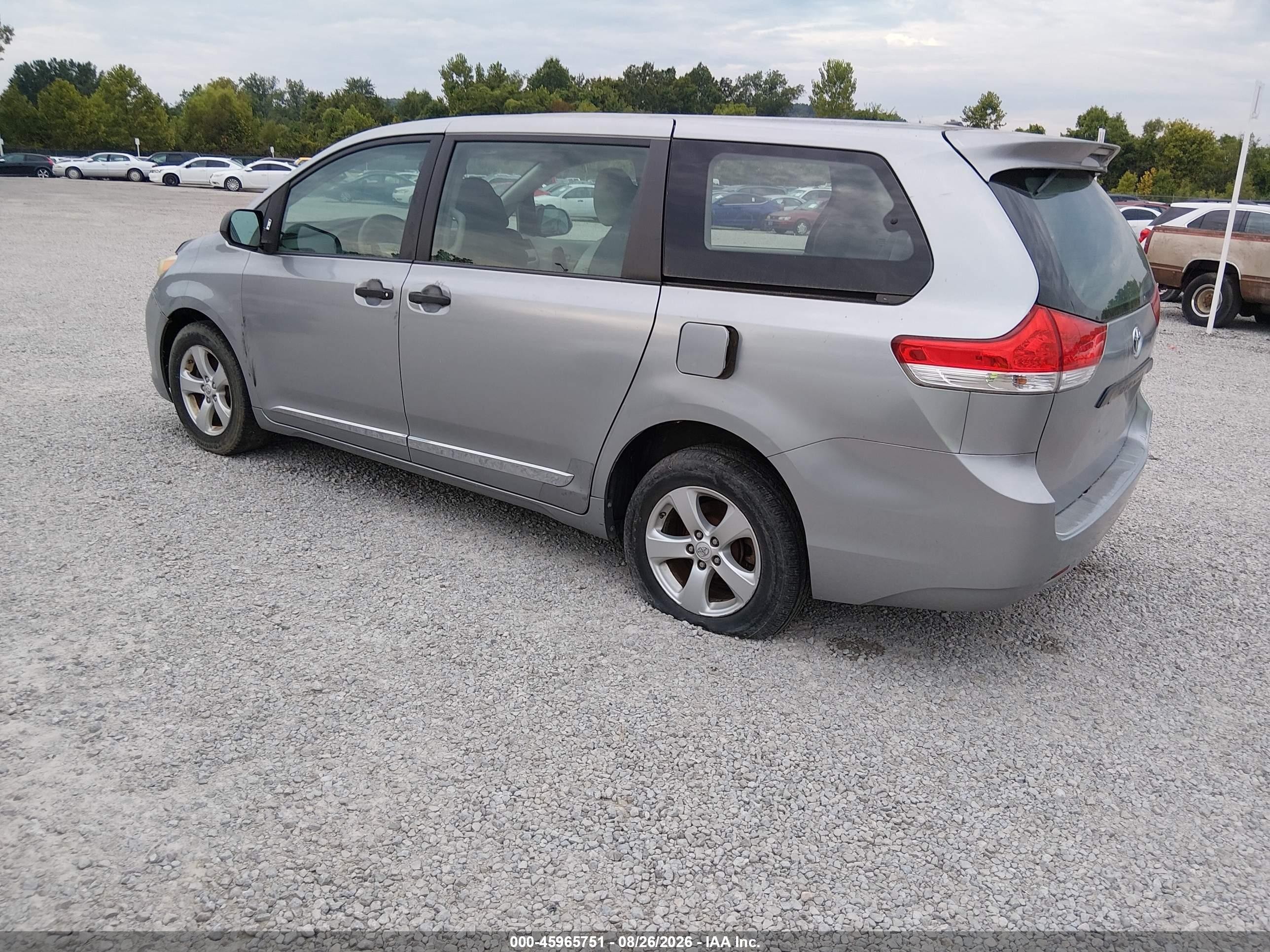 2011 Toyota Sienna   Silver vin: 5TDKA3DC9BS006715