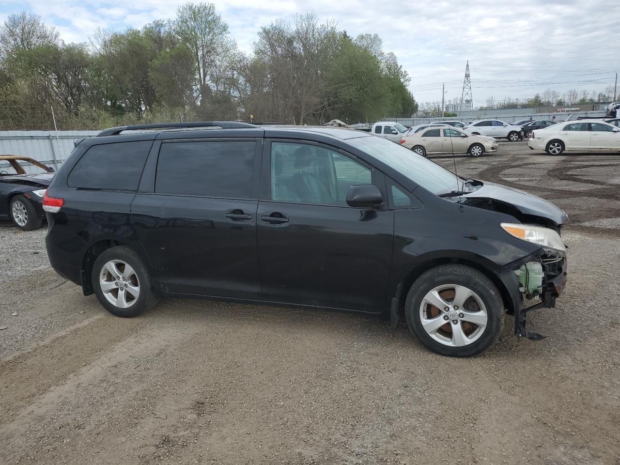 2013 Toyota Sienna Le Black vin: 5TDKA3DC9DS016972