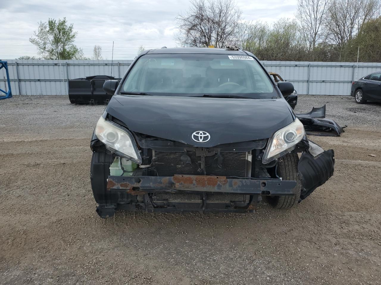2013 Toyota Sienna Le Black vin: 5TDKA3DC9DS016972