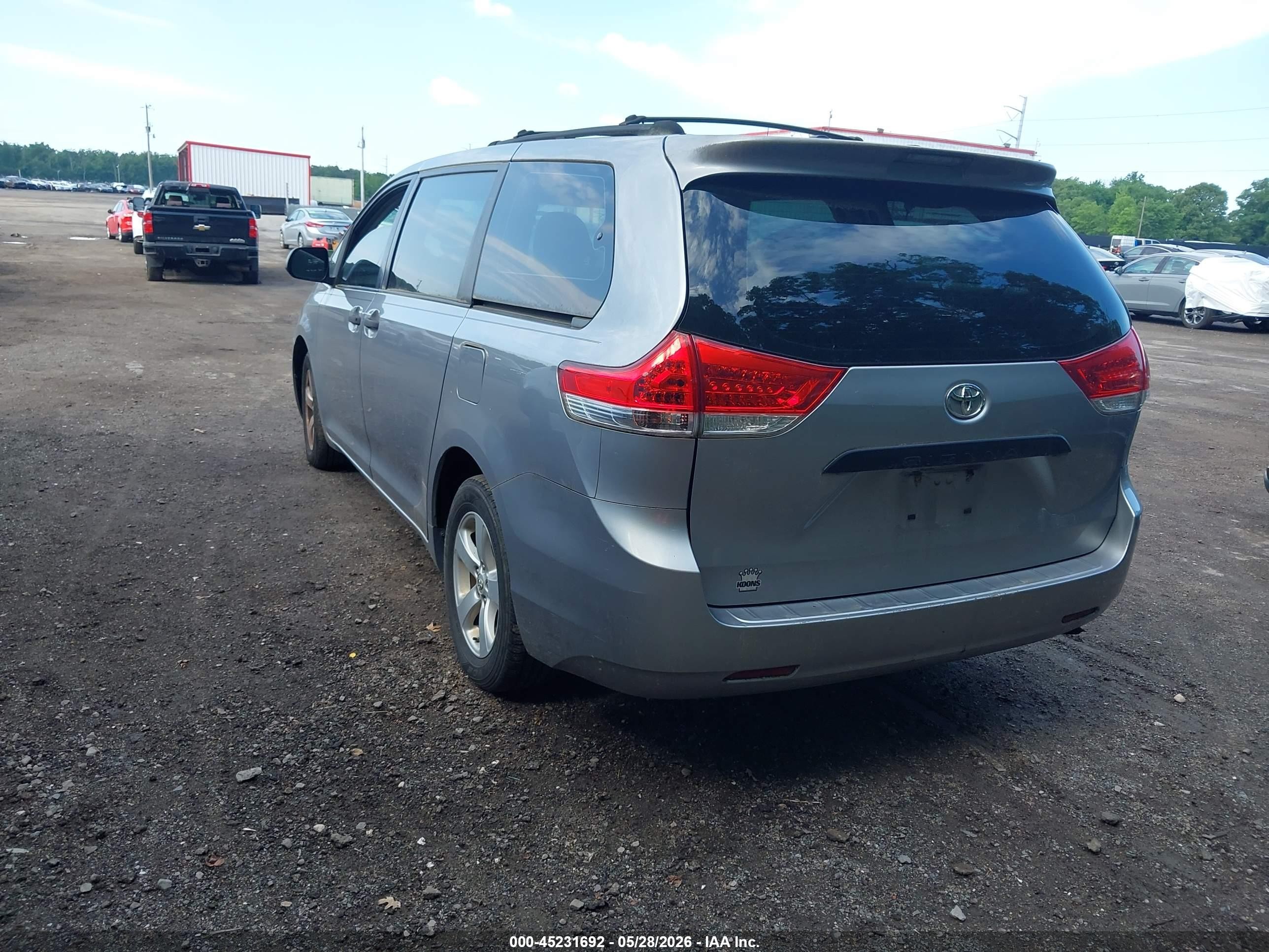 2011 Toyota Sienna   Silver vin: 5TDKA3DCXBS001961