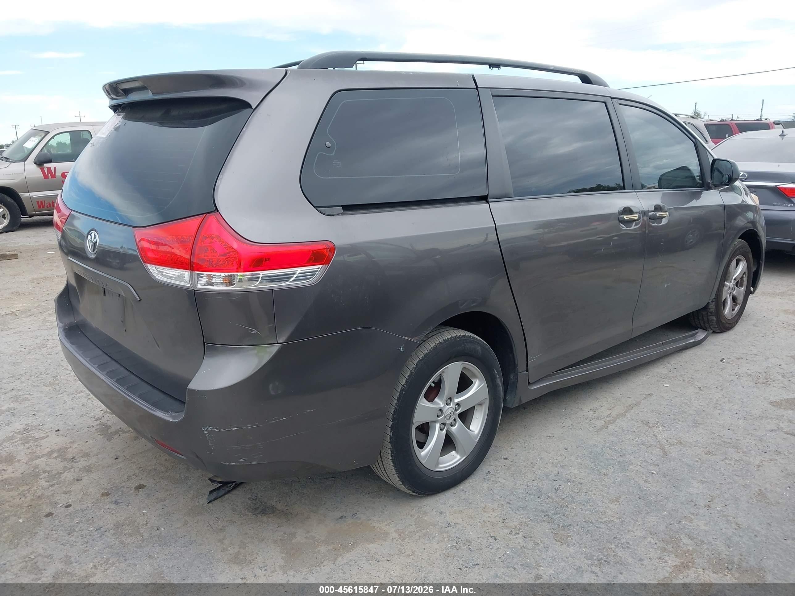 2011 Toyota Sienna   Gray vin: 5TDKA3DCXBS006643