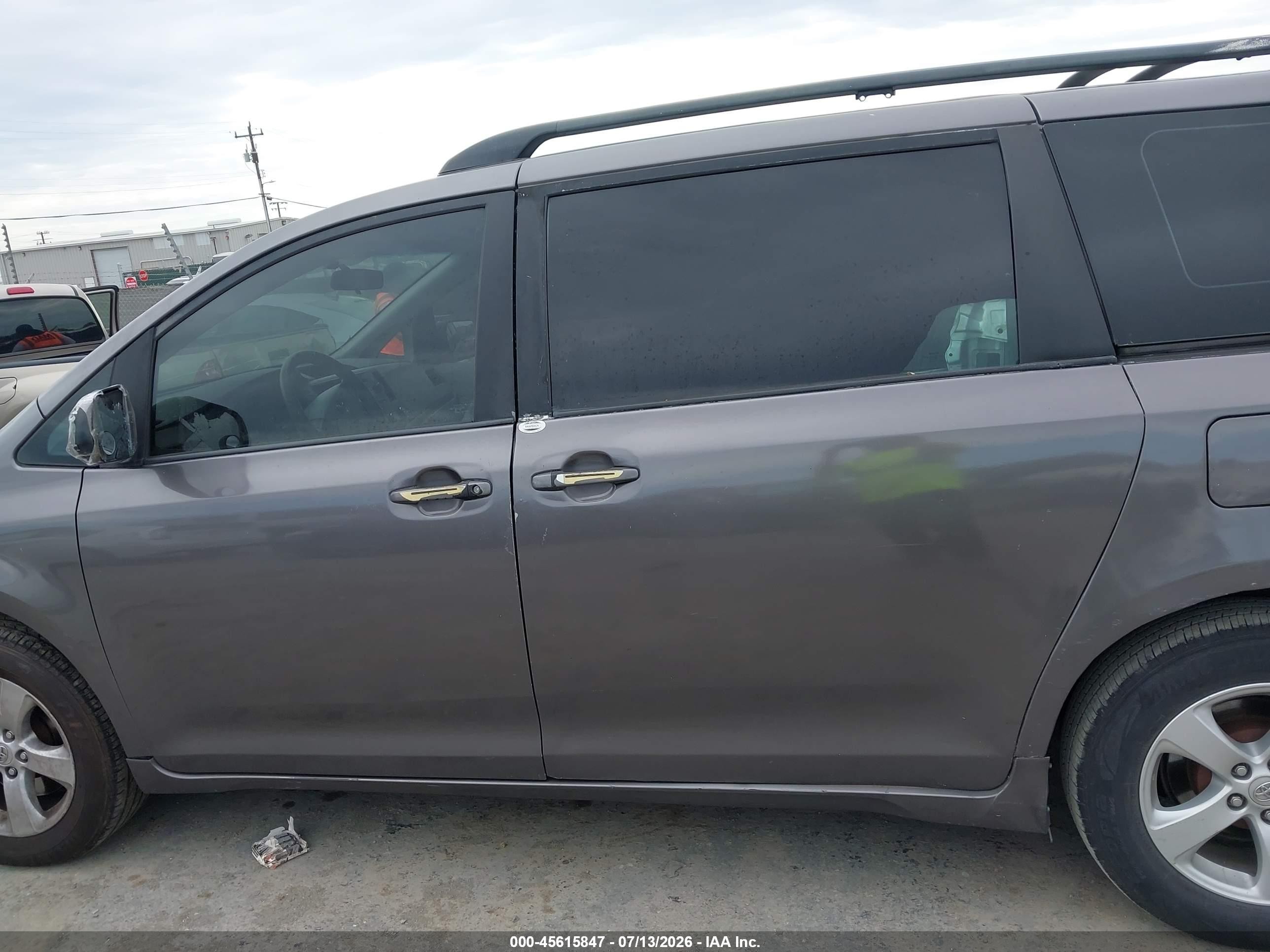 2011 Toyota Sienna   Gray vin: 5TDKA3DCXBS006643