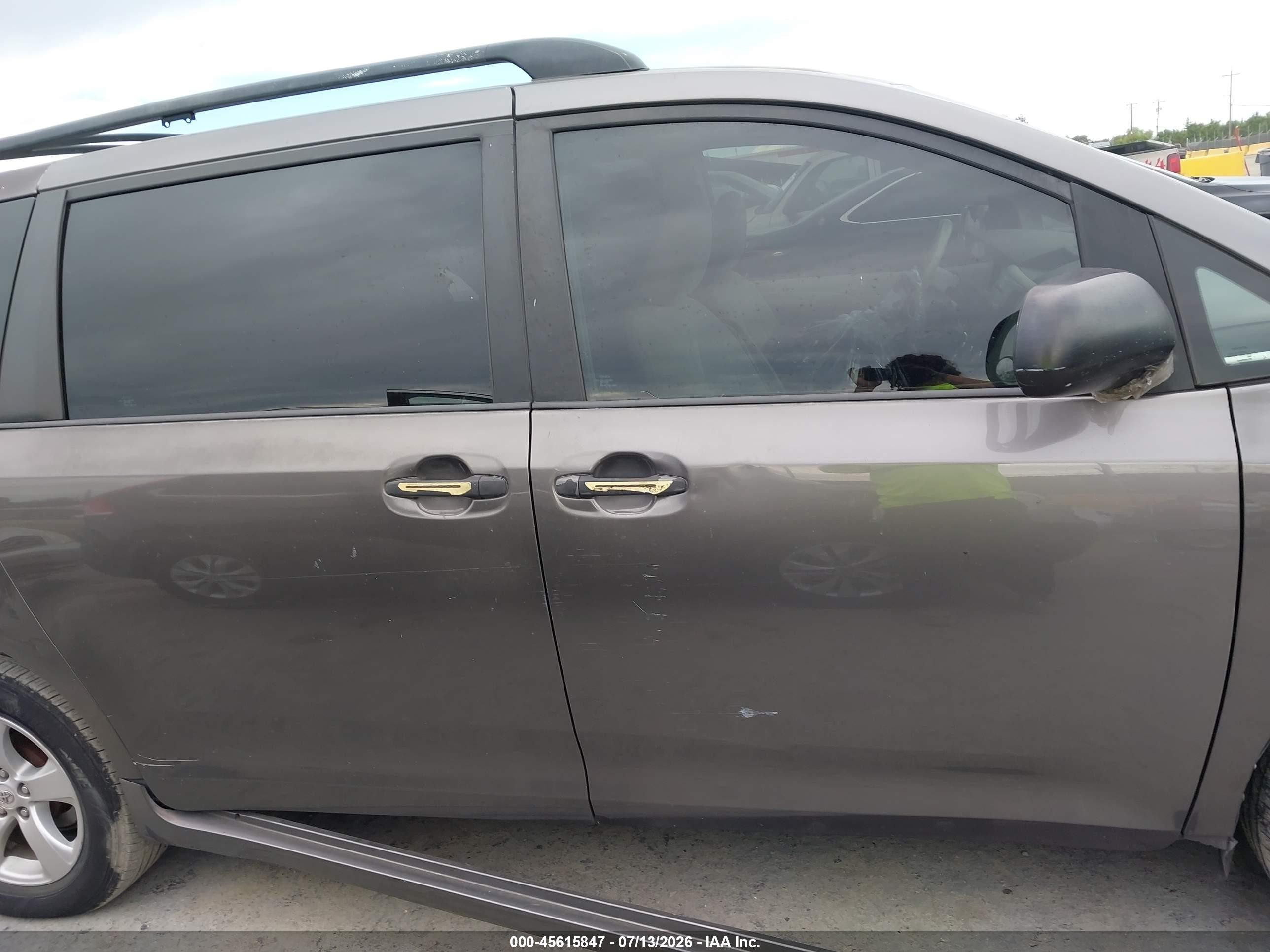 2011 Toyota Sienna   Gray vin: 5TDKA3DCXBS006643