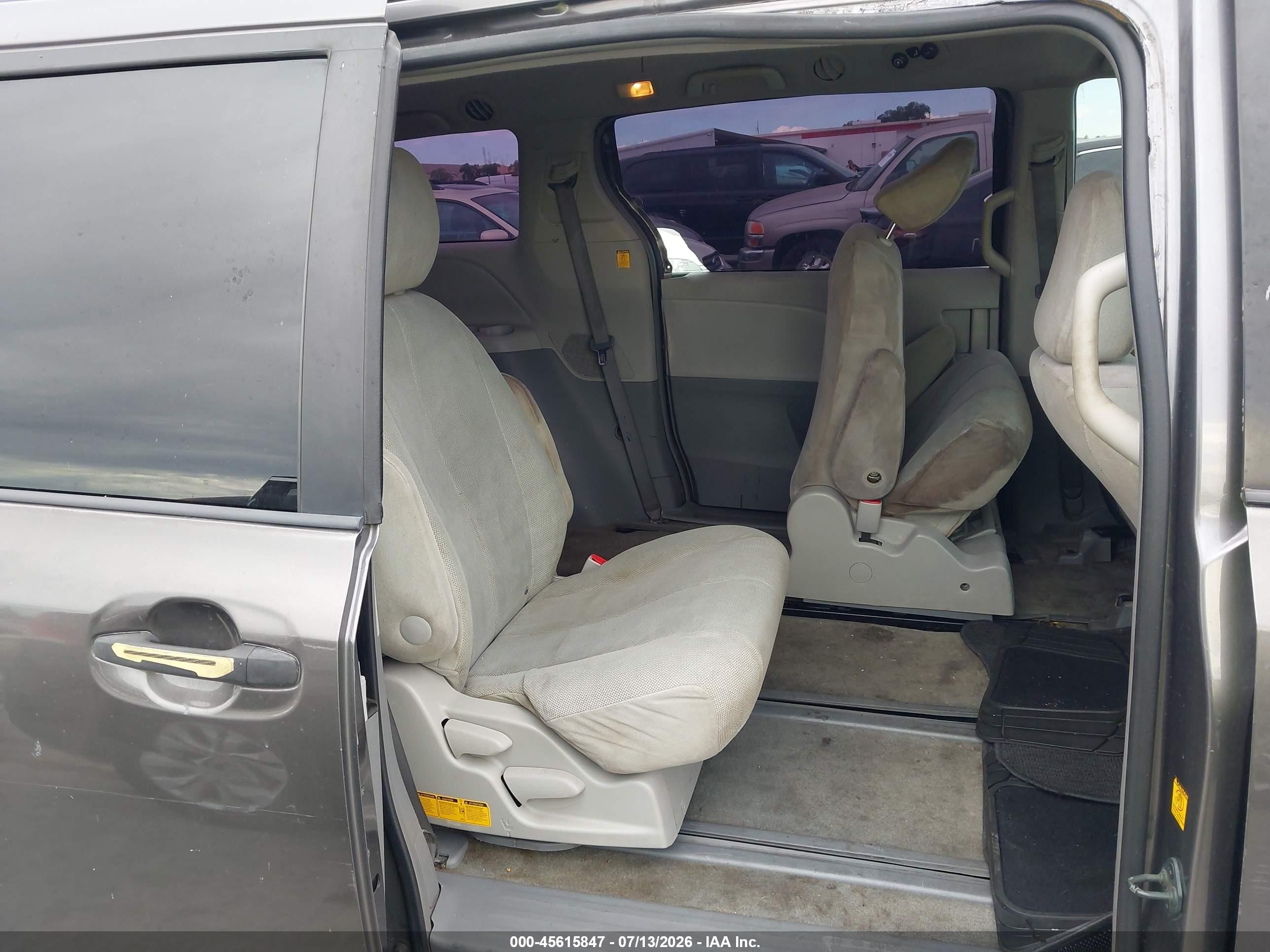 2011 Toyota Sienna   Gray vin: 5TDKA3DCXBS006643