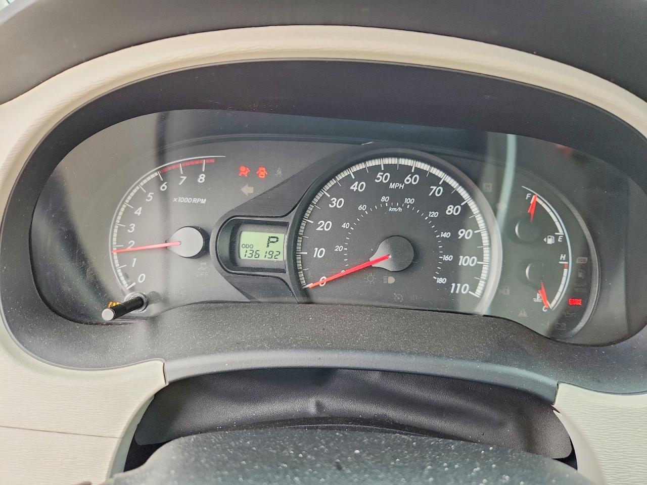 2011 Toyota Sienna Base 7-passenger Silver vin: 5TDKA3DCXBS008019