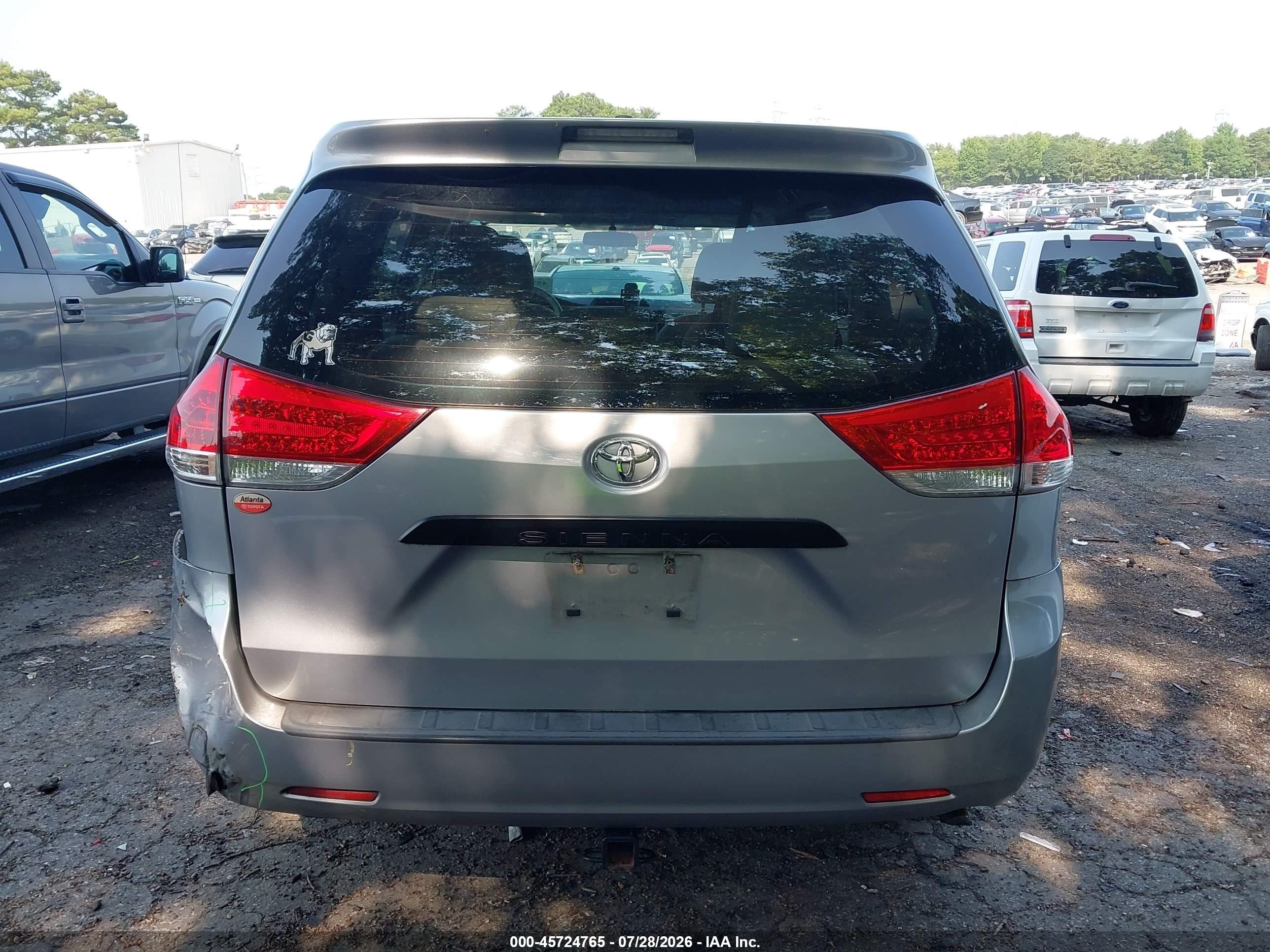 2012 Toyota Sienna Base 7 Passenger Silver vin: 5TDKA3DCXCS015313