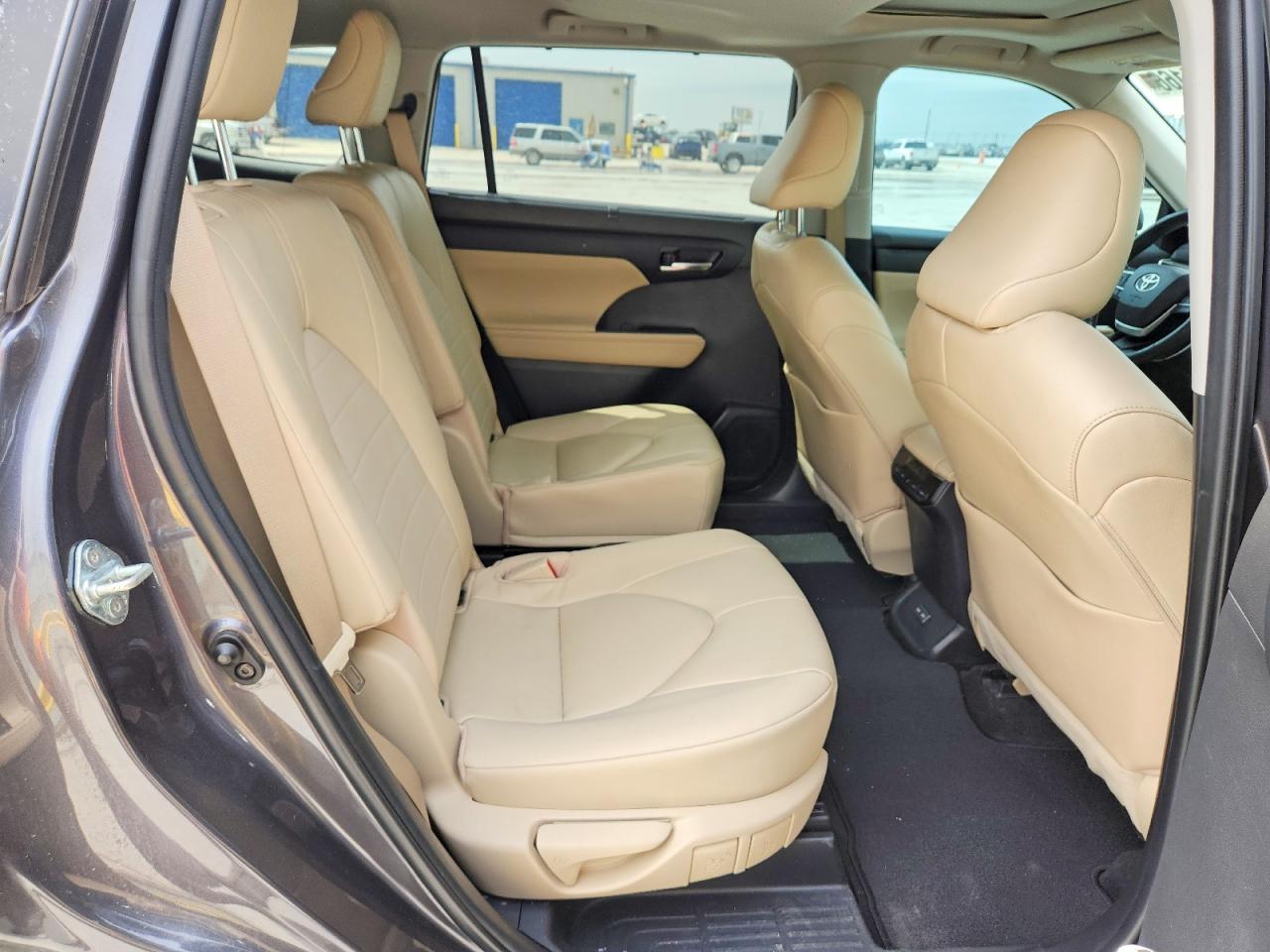2023 Toyota Highlander Xle Gray vin: 5TDKDRAH1PS033621